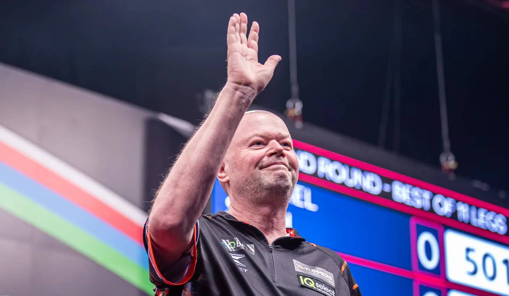 Raymond van Barneveld wint na thriller van Mike de Decker op Austrian Darts Open