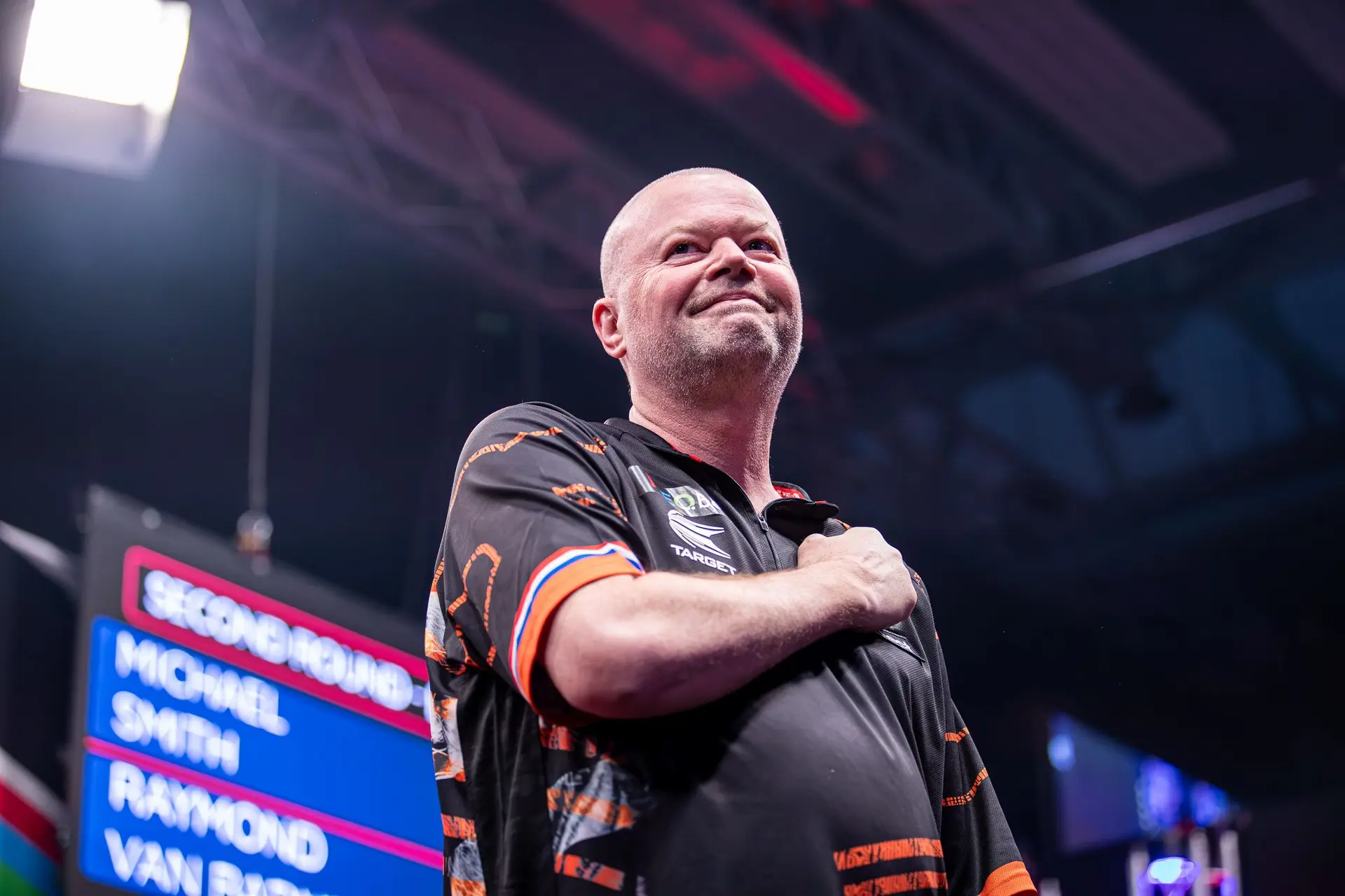 "Hij geeft elke dag een reden om hem te haten, maar ik hou van hem" - Frank Evenblij over zijn bewondering en liefde voor Raymond van Barneveld