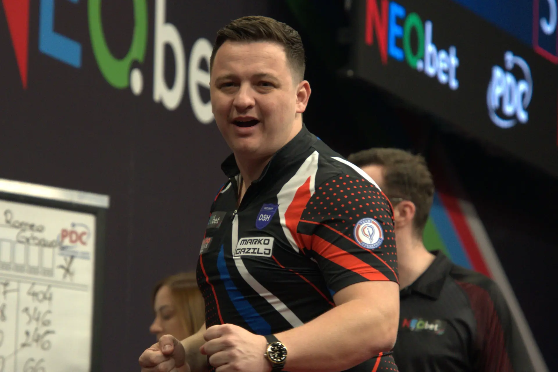 Kroaat Romeo Grbavac debuteert op WK Darts na winst op Oost-Europese kwalificatietoernooi