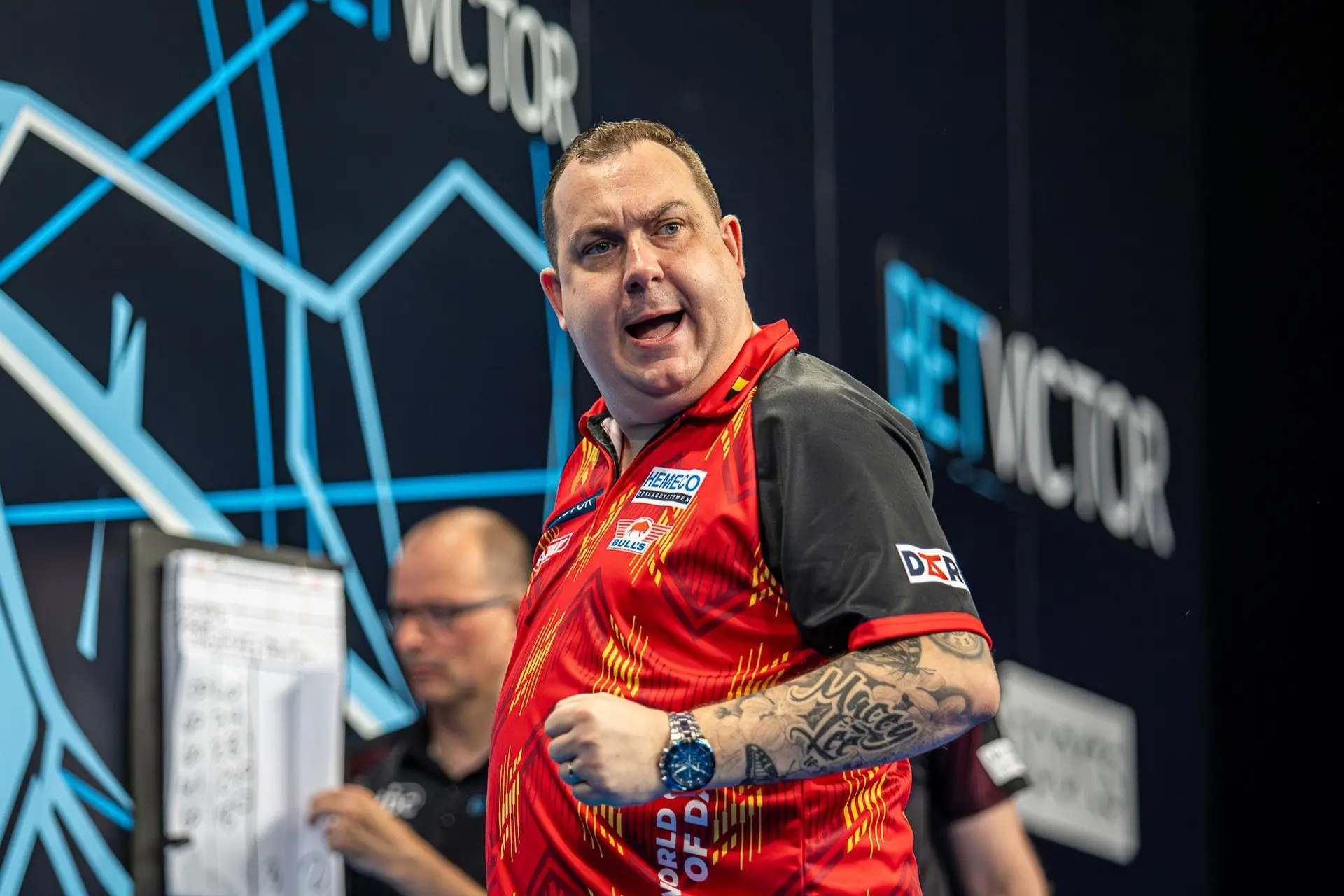 Dimitri van den Bergh en Kim Huybrechts loodsen België overtuigend naar volgende ronde op World Cup of Darts