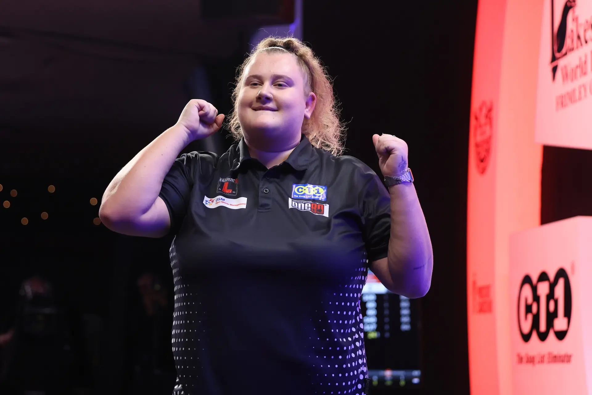 Beau Greaves plaatst zich zonder problemen voor damesfinale op het WDF-WK