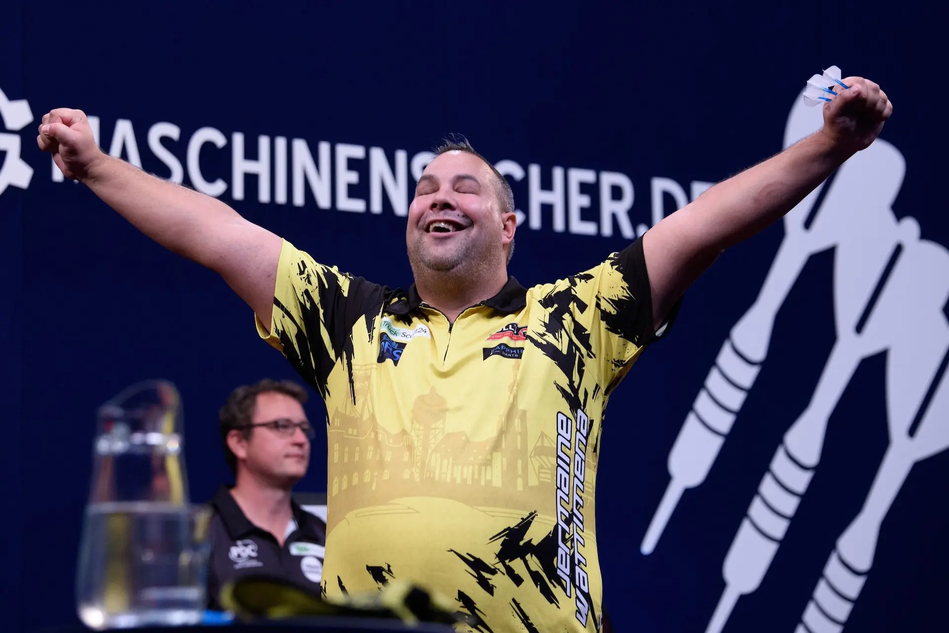 Jermaine Wattimena pakt tweede PDC-titel na klinkende overwinning op Nathan Aspinall