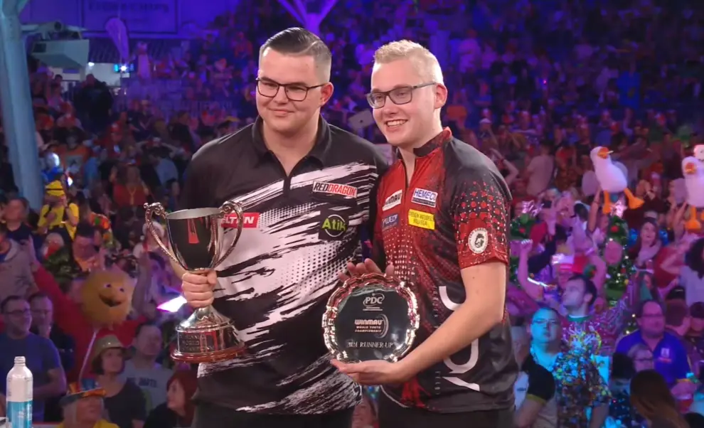 Gian van Veen pakt als eerste Nederlander ooit jeugdwereldtitel bij de PDC
