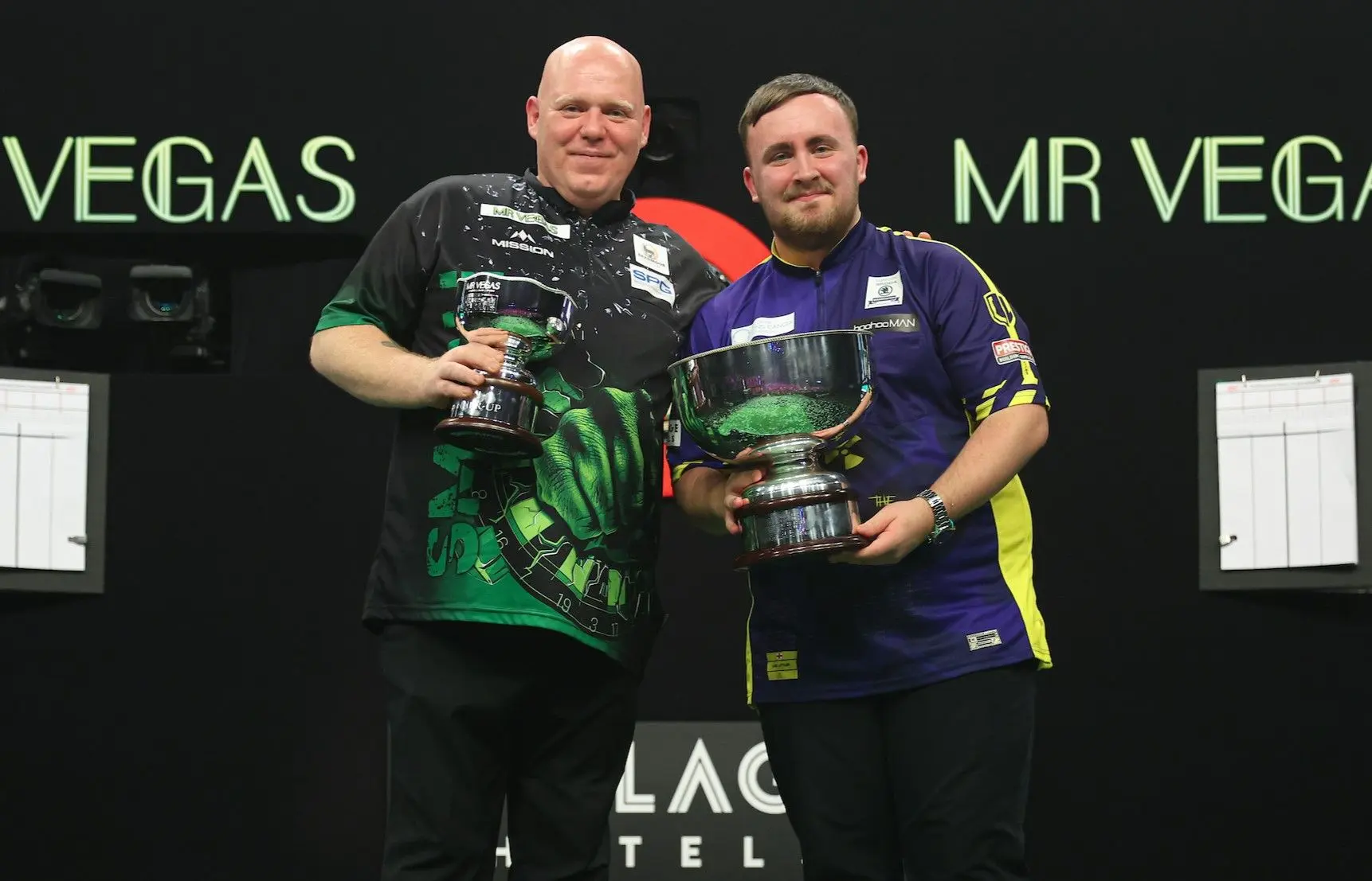 "Hij gaat de records van Phil Taylor breken" - Martin Lukeman met ontzag voor Luke Littler na zware nederlaag in finale Grand Slam of Darts