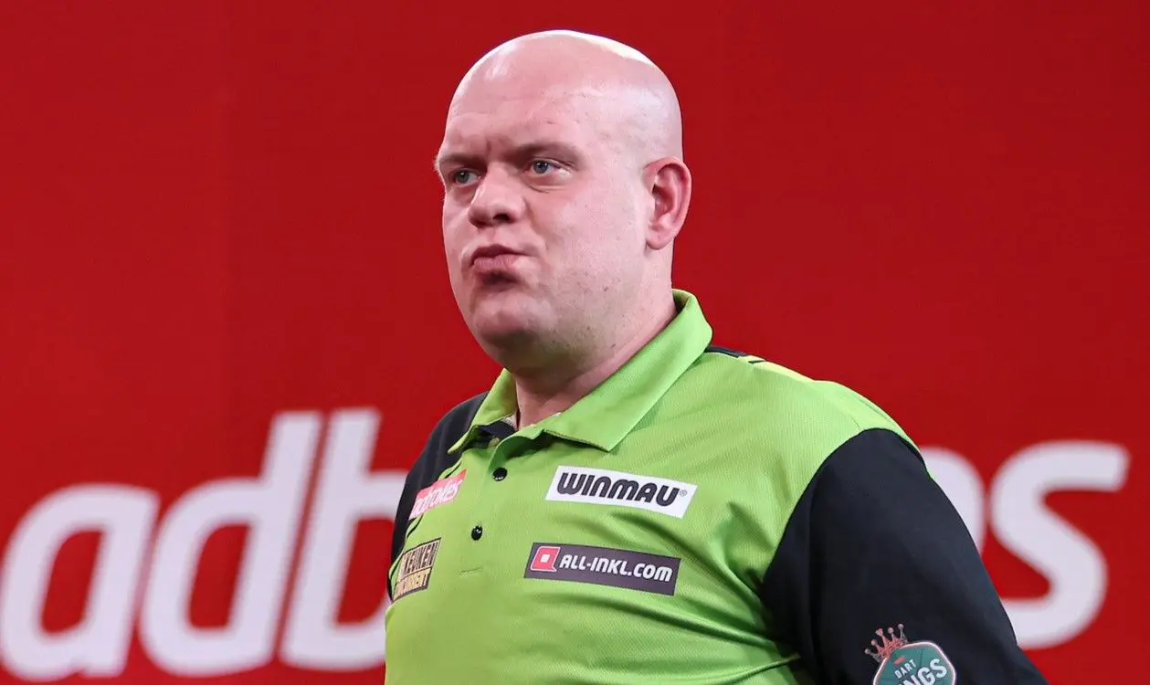 Stand Premier League Darts: Van Gerwen verzuimt gaatje te slaan en heeft één grote concurrent voor laatste play-off ticket