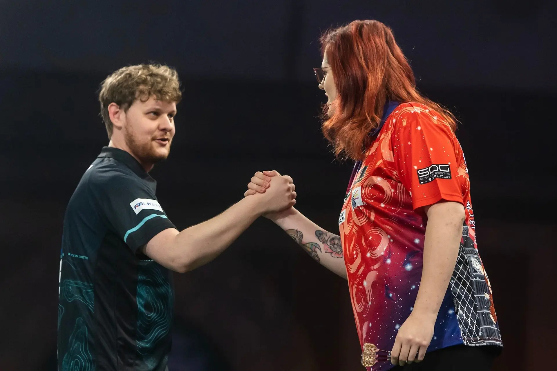 Kevin Doets voorkomt stunt van debuterende Noa-Lynn van Leuven op WK Darts