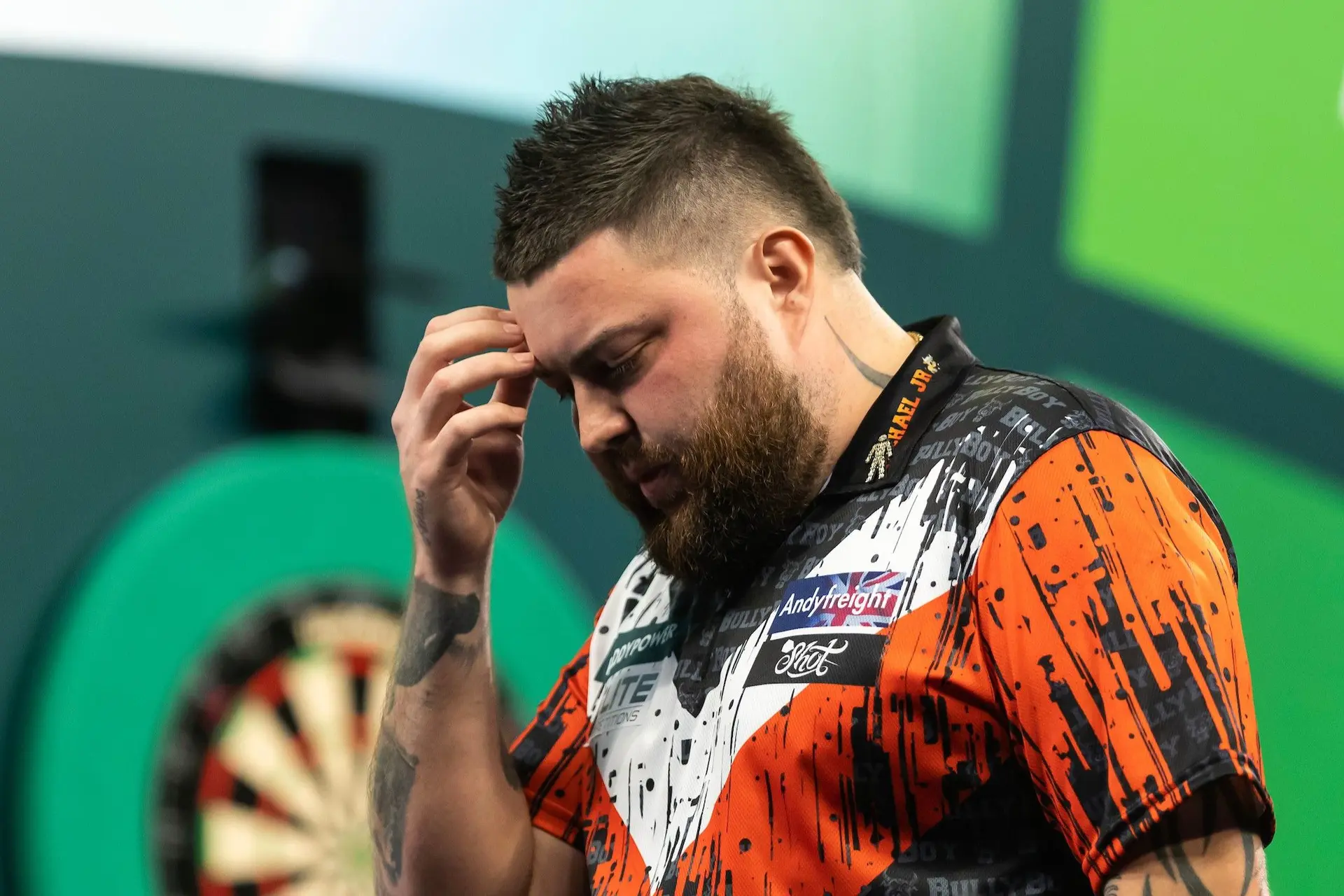 “Onder ogen zien dat hij momenteel geen top-32-speler is” - Paul Nicholson toont zich kritisch op Michael Smith na mislopen major