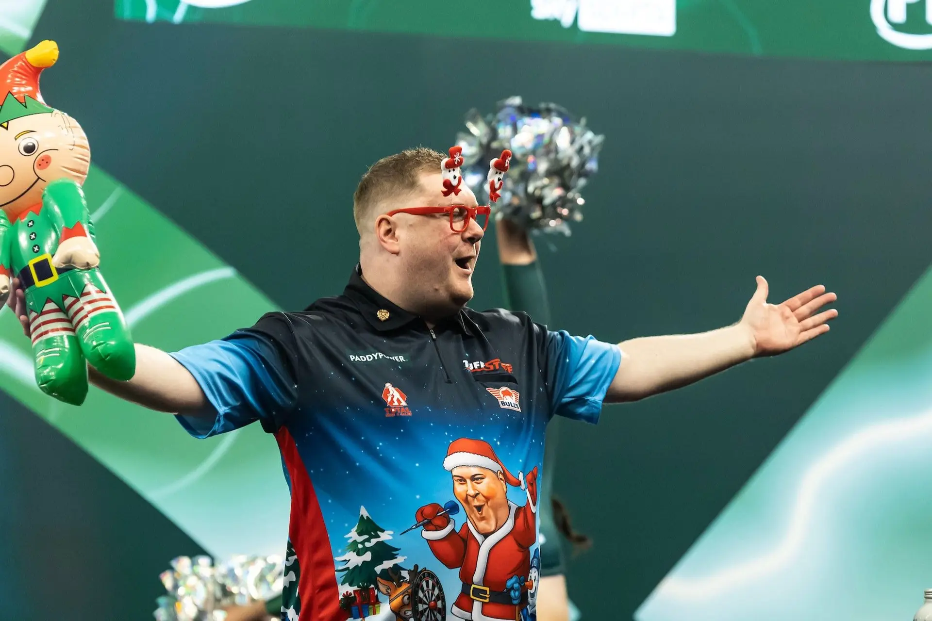 VIDEO | Ricky Evans zorgt weer vroeg voor heerlijke kerstsfeer in Alexandra Palace