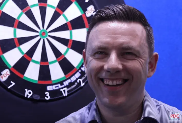 Paul Nicholson noemt verrassende naam als één van beste dubbel 10-hitters: ''Hij is een linkshandige Dennis Priestley''