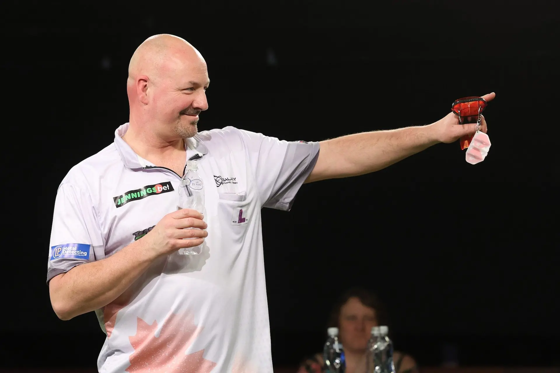 "Op mijn 56e boek ik nog steeds progressie" - Jim Long is kersvers PDC Tour Card-houder