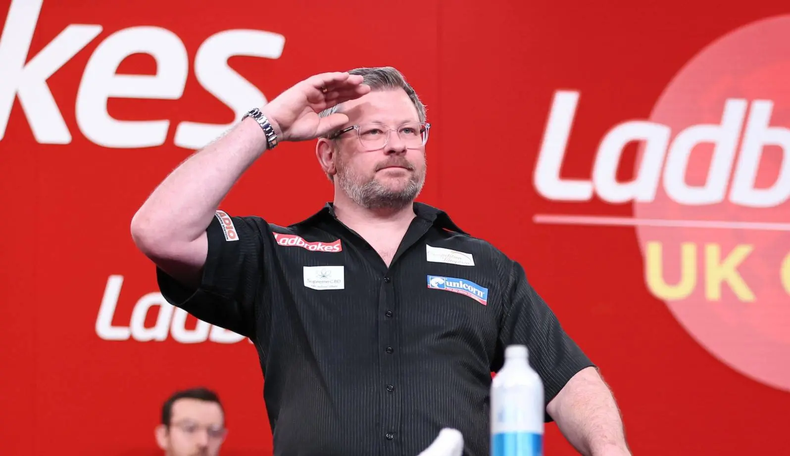 "Traag, irritant, doeltreffend. Hij speelt het spelletje perfect" - 'Typische Wade-wedstrijd' nekt Wessel Nijman op World Matchplay
