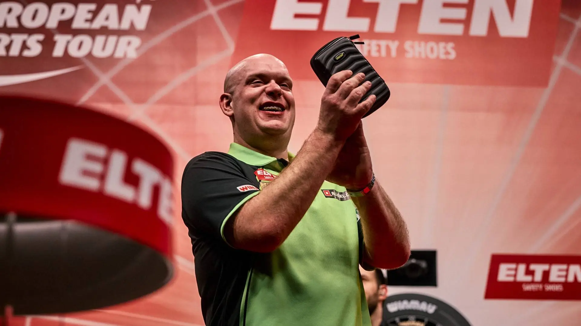 Michael van Gerwen viert 36e verjaardag in Turkije met familie: ''Dankbaar voor al jullie felicitaties''