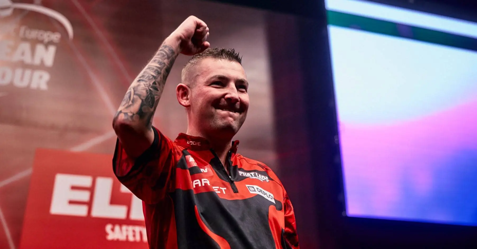 Nathan Aspinall zet grote stap richting play-offs van Premier League Darts met weektitel in Aberdeen