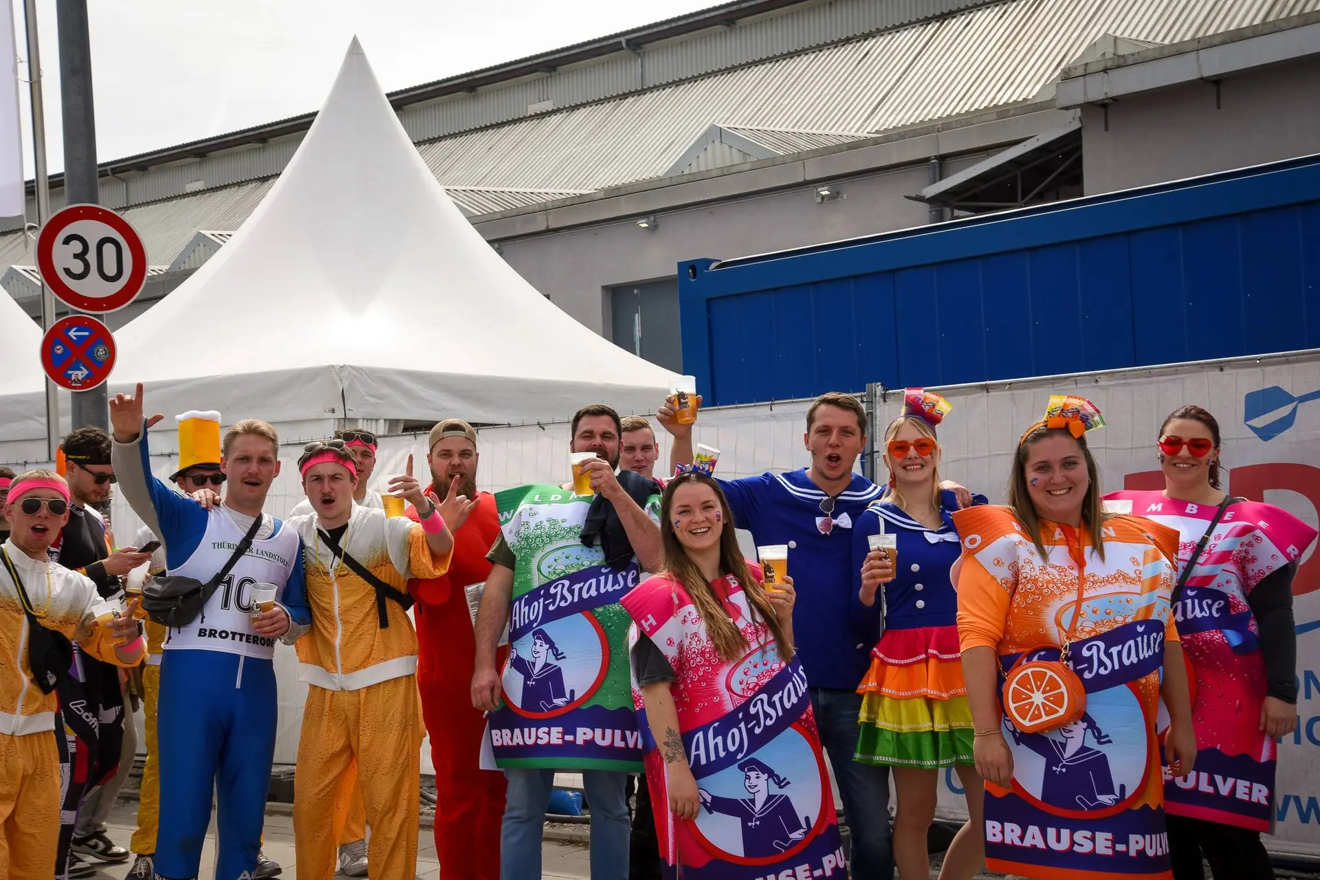 Een huwelijksaanzoek, verrassingen en stille helden: de bijzondere verhalen van de European Darts Open 2025