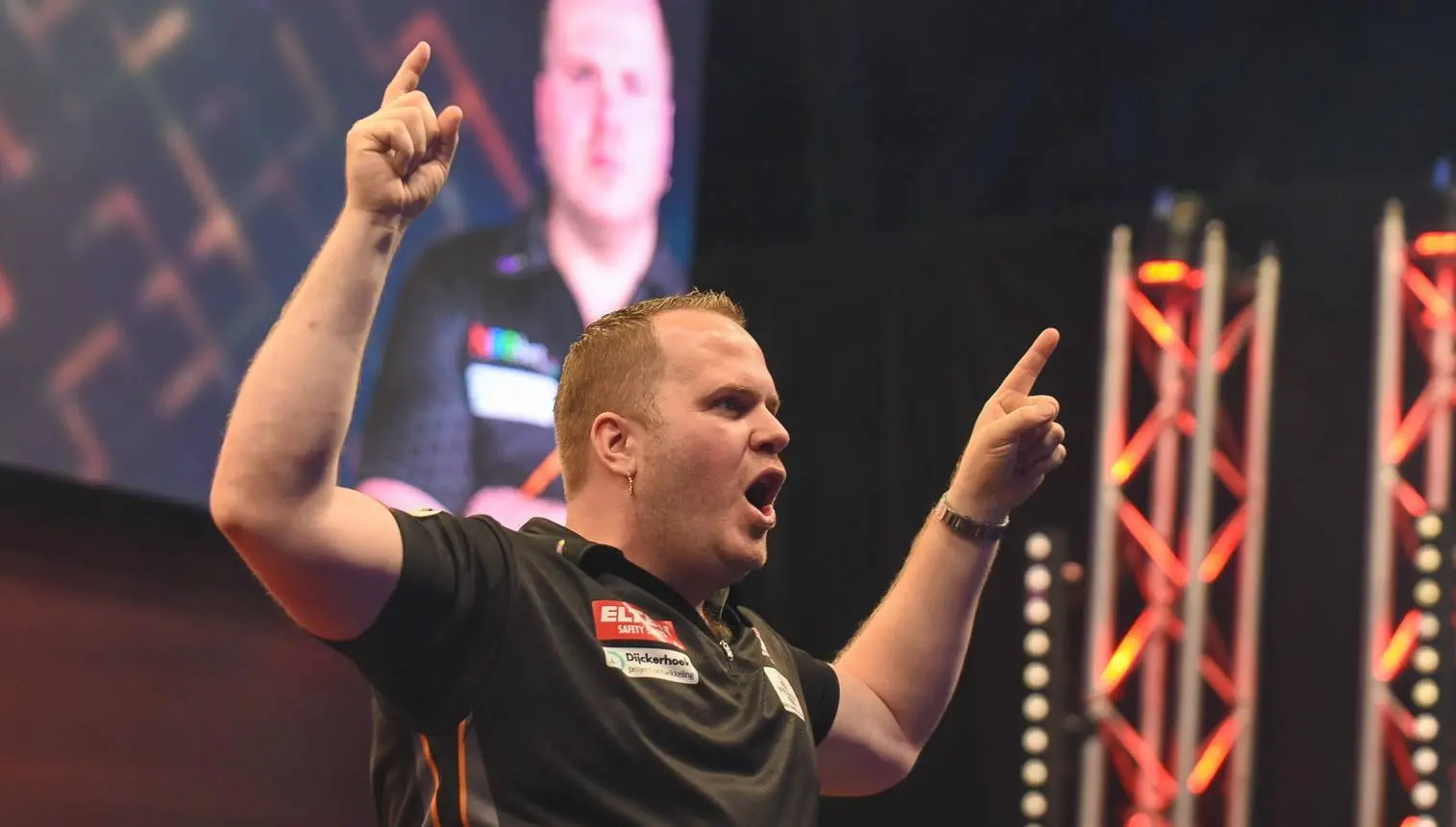 Spectaculaire overwinning Van Duijvenbode met vier 100+ finishes op Dutch Darts Championship; Barney onderuit in Rosmalen