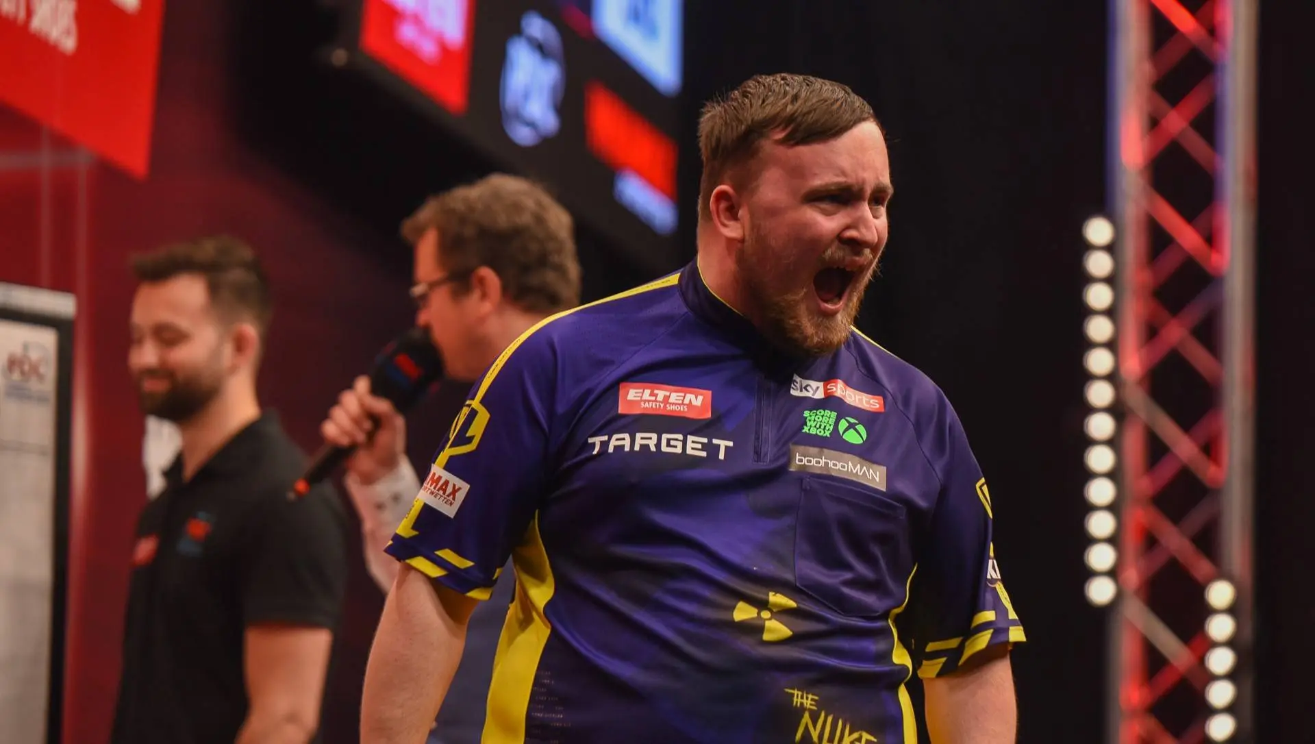 "Mijn puntenrecord van vorig jaar breken, dat is nu mijn doel" - Luke Littler blijft ambitieus na zekerheid omtrent plaatsing voor play-offs Premier League Darts