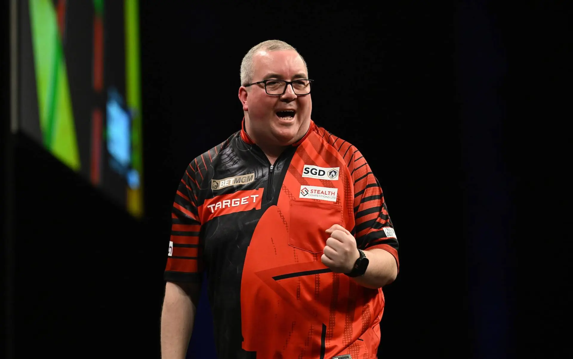 Stephen Bunting pakt allereerste Euro Tour-titel op International Darts Open en sluit prachtige week stijlvol af