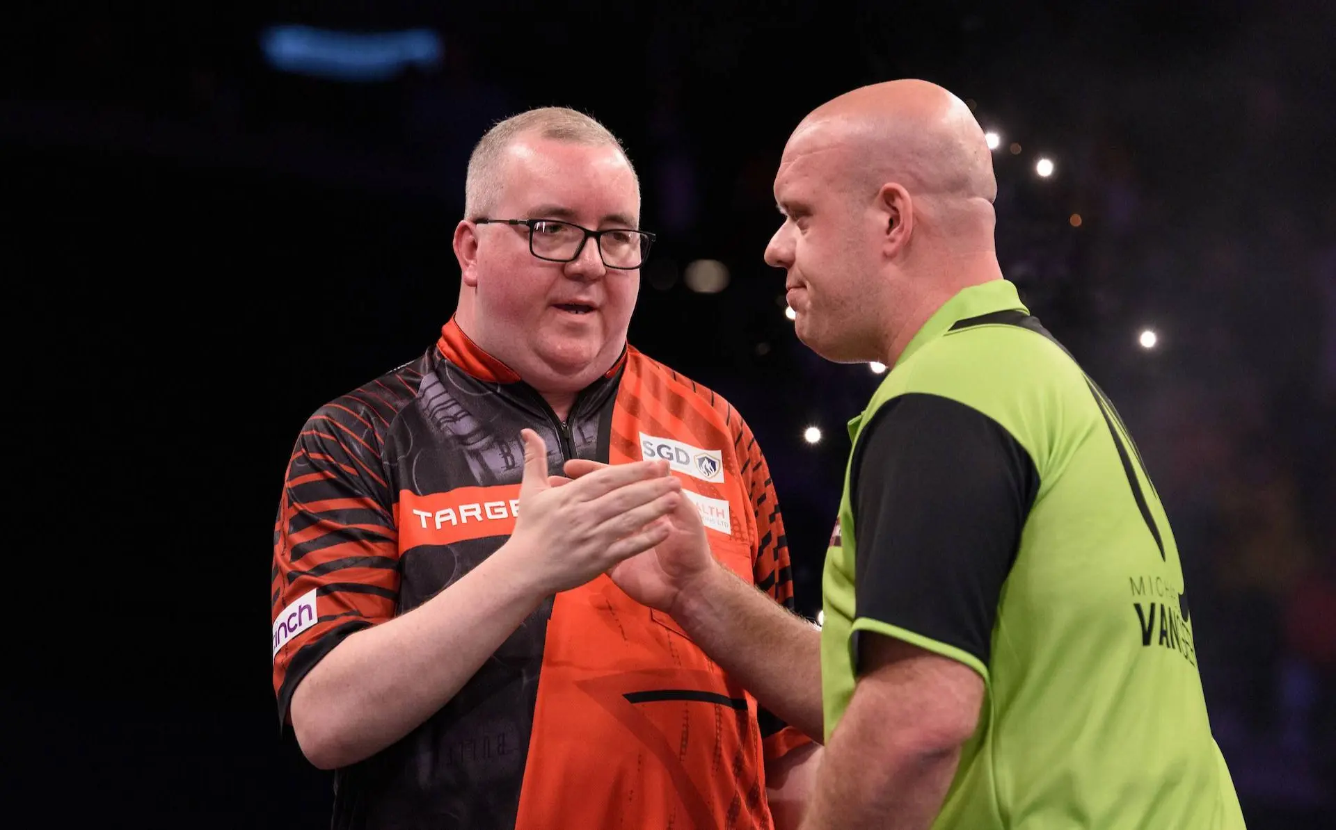 "Bunting heeft nog zo'n 70.000 pond in te halen" - Van Gerwen voelt hete adem van 'The Bullet' in zijn nek op wereldranglijst