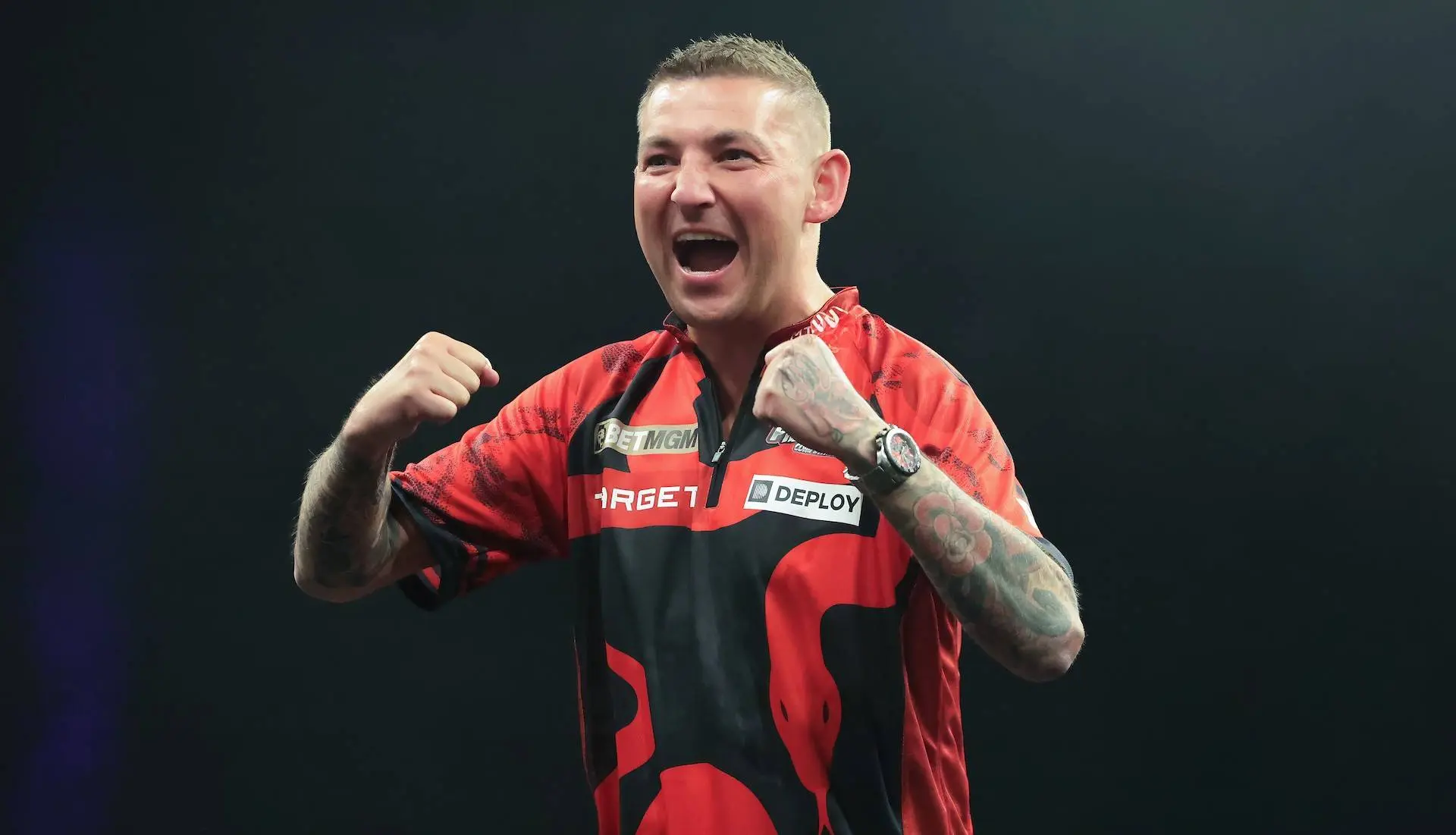 "Ik kijk enorm op naar hem, hij heeft me al enorm veel geholpen" - Nathan Aspinall treft Michael van Gerwen in rechtstreeks duel op slotspeeldag Premier League Darts