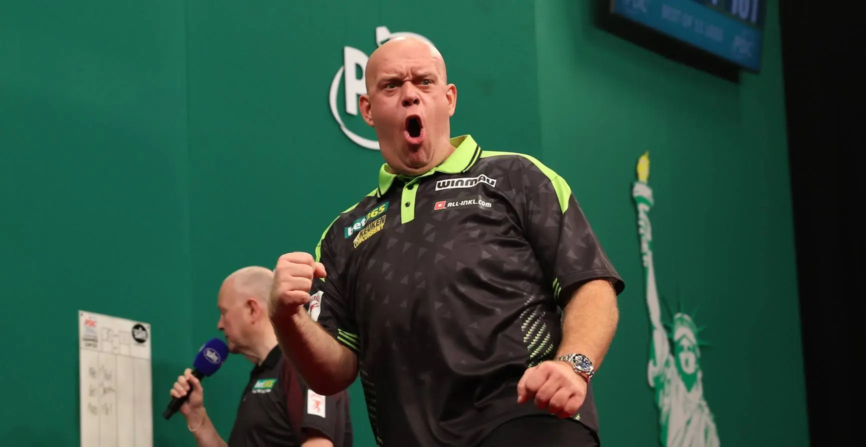 Michael van Gerwen moeizaam langs Pero Ljubic in eerste ronde, Littler ontsnapt aan exit op Poland Darts Masters