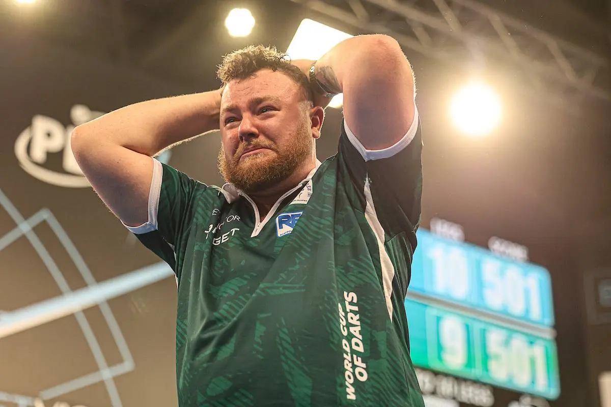 ''Dat zegt alles over wat voor iemand hij is'' - Wayne Mardle steekt bewondering voor Josh Rock niet onder stoelen of banken