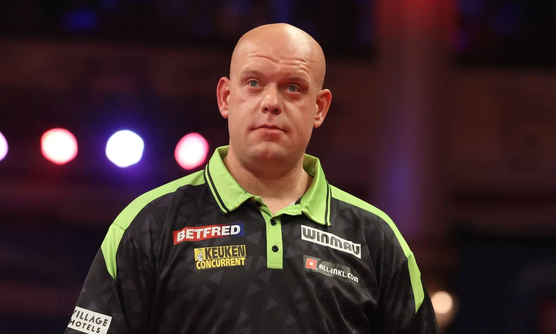 "Dat zou wel lekker zijn, als hij dat weer eens gaat realiseren dat het z'n werk is" - Van der Voort zet vraagtekens bij vakantie van Michael van Gerwen