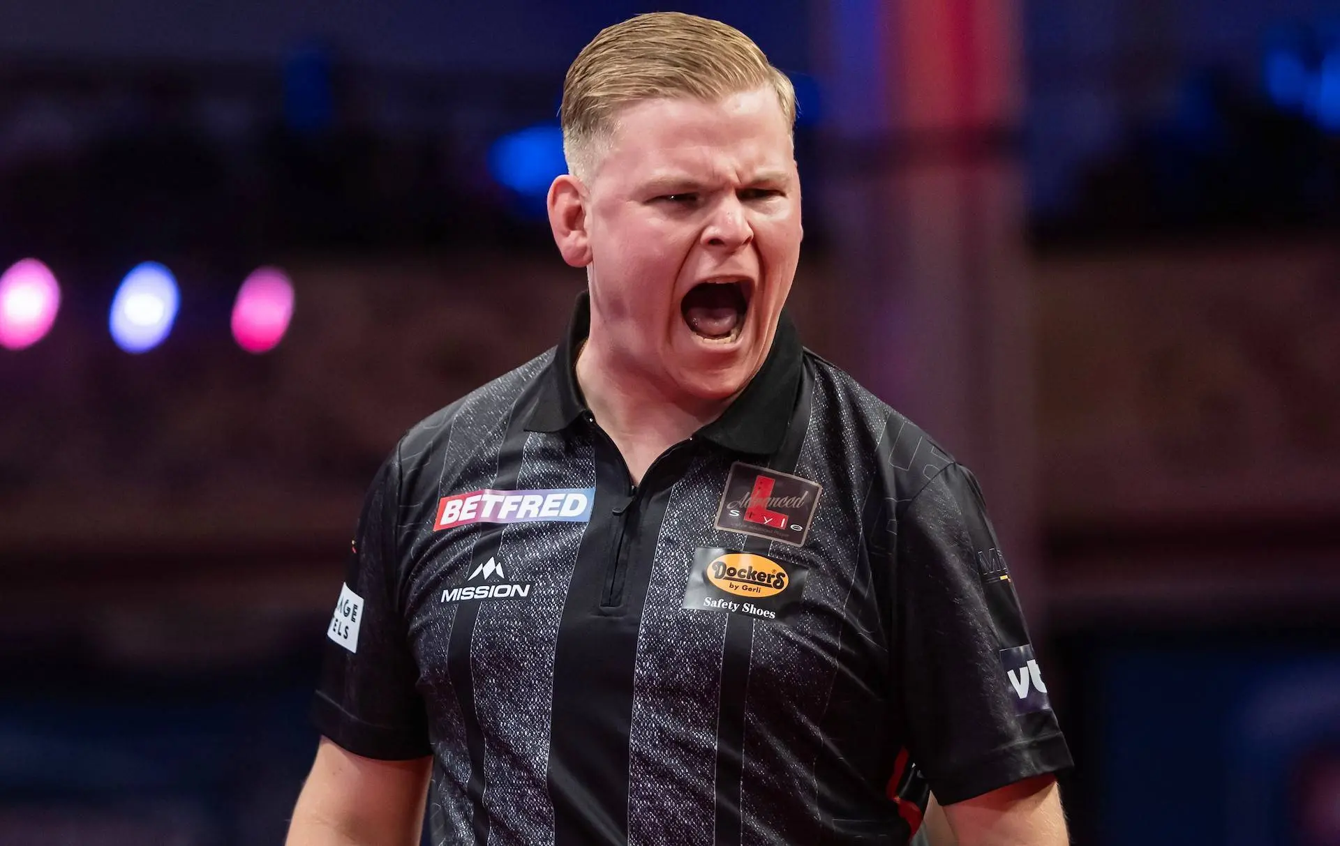 De Decker kent succesvol debuut op Australian Darts Masters en bereikt kwartfinale; Ook Price, Bunting, Rock en Heta imponeren met 100+ gemiddeldes