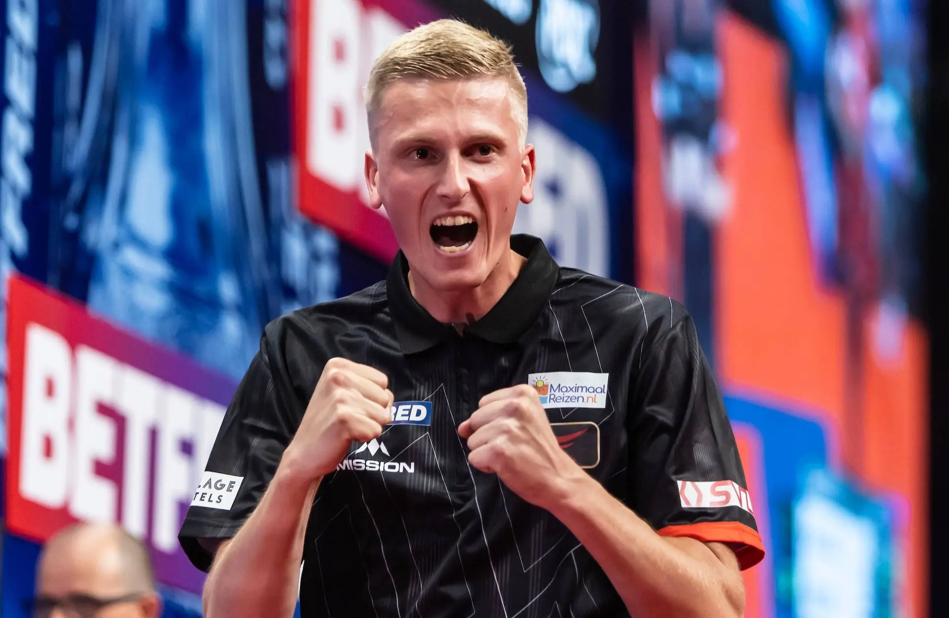 Wessel Nijman en Cor Dekker pakken startplek voor World Series Finals; Van Veen en Huybrechts grijpen net naast deelname