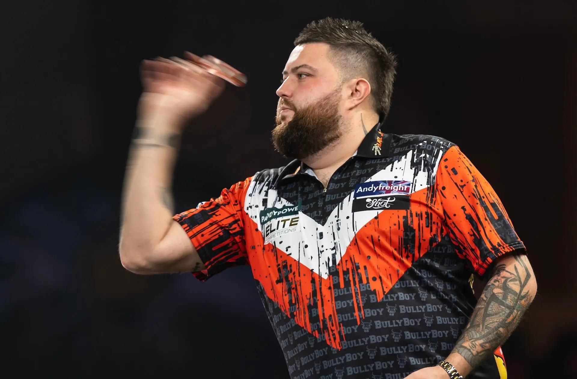 "Het ergste wat me is overkomen is het WK Darts winnen" - Michael Smith komt met opmerkelijke reden voor zijn terugval