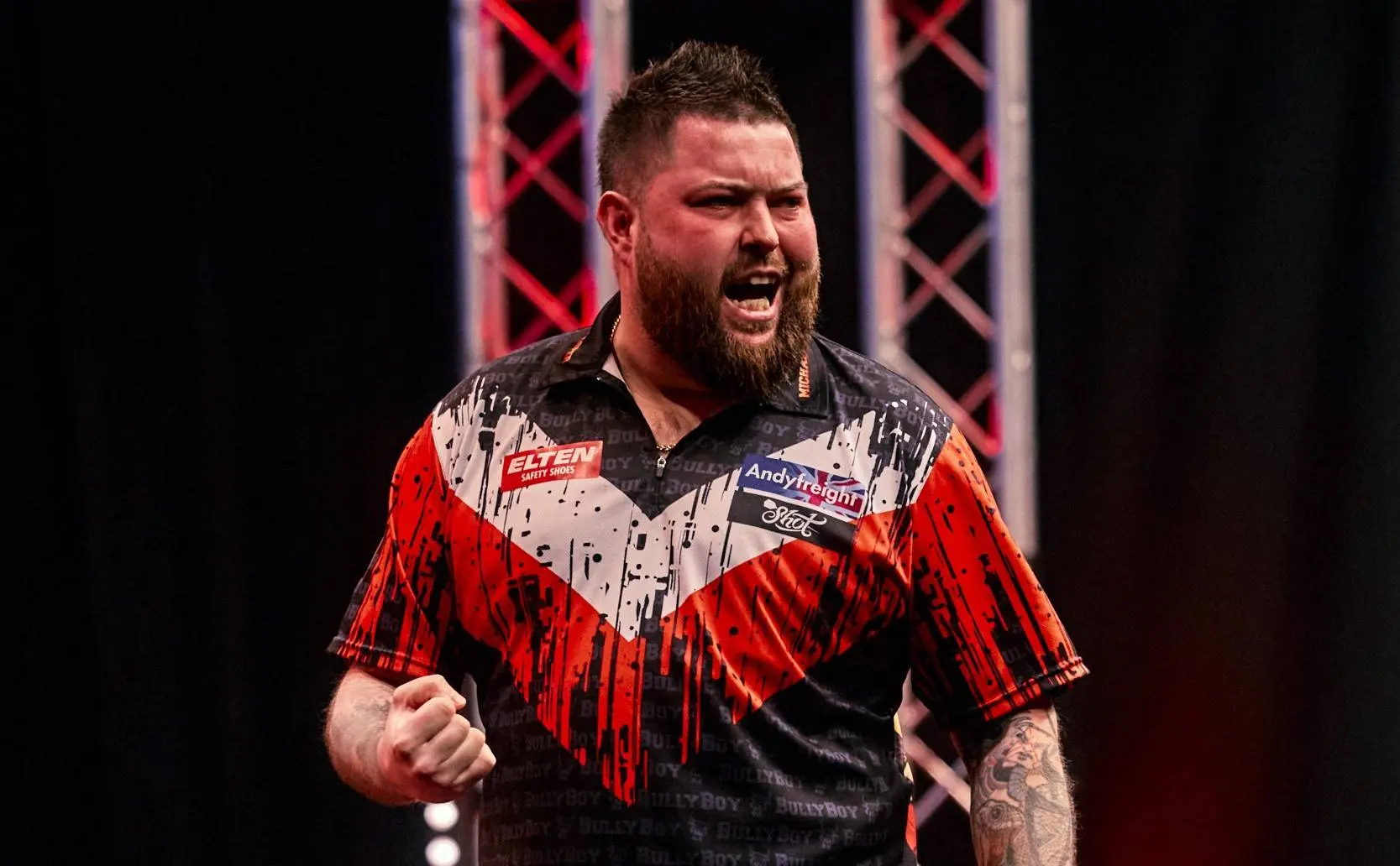“Van huilend in bed naar dit, het voelt onwerkelijk” - Emotionele Michael Smith kwalificeert zich voor Grand Slam of Darts na moeilijke weken