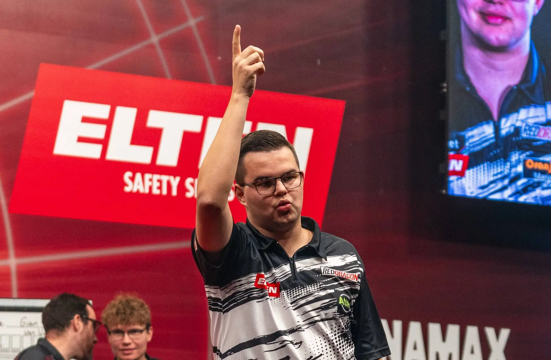 German Darts Championship samenvatting | Noppert, Van Veen, Wattimena en Van Duijvenbode zorgen voor oranjefeest; vier Nederlanders naar kwartfinale