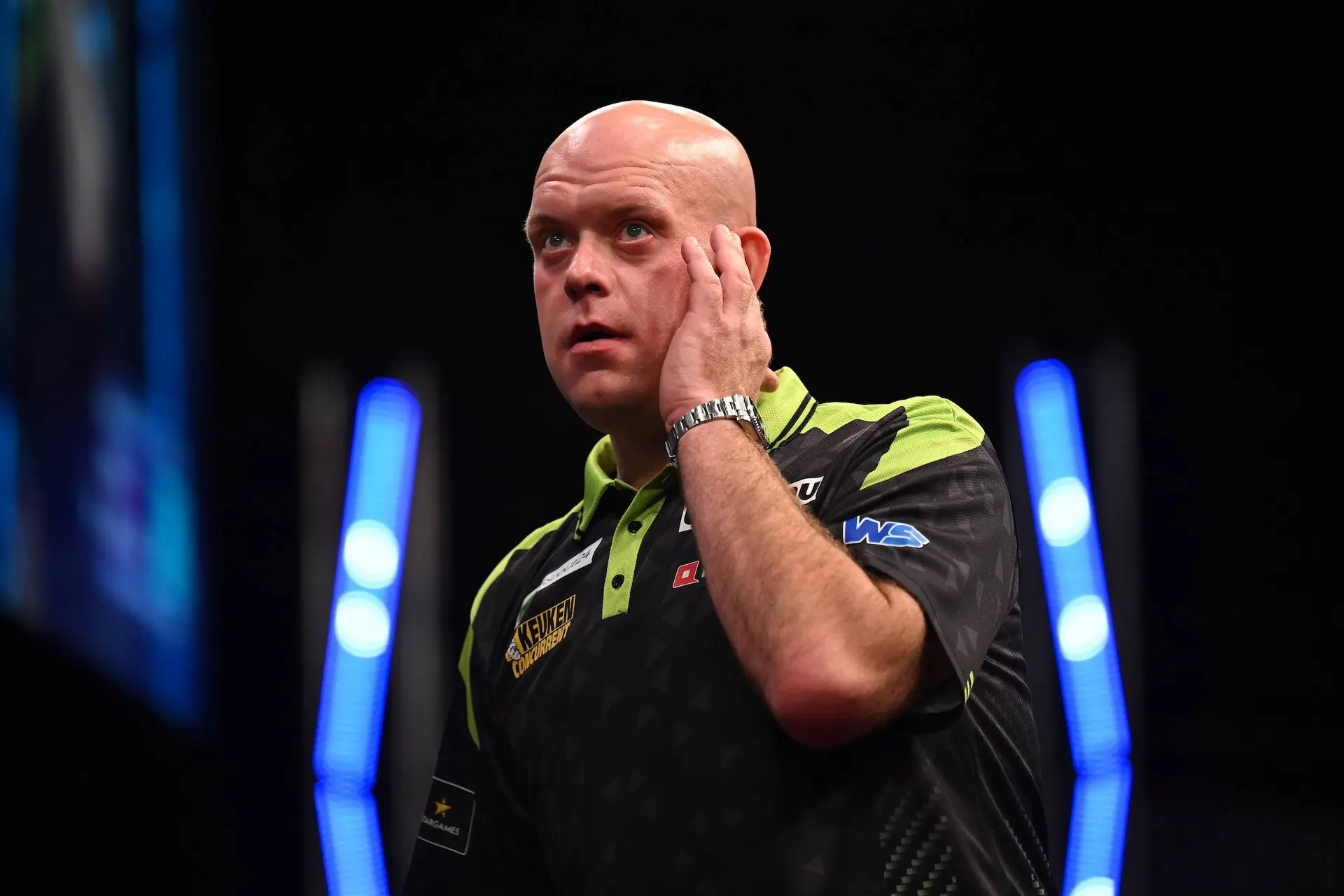 "Nog zo'n jaar en hij valt hij uit de top 16. Dan krijg je een hele andere status die niet bij hem past" - Van Gerwen staat voor 'heel belangrijk seizoen' in zijn carrière