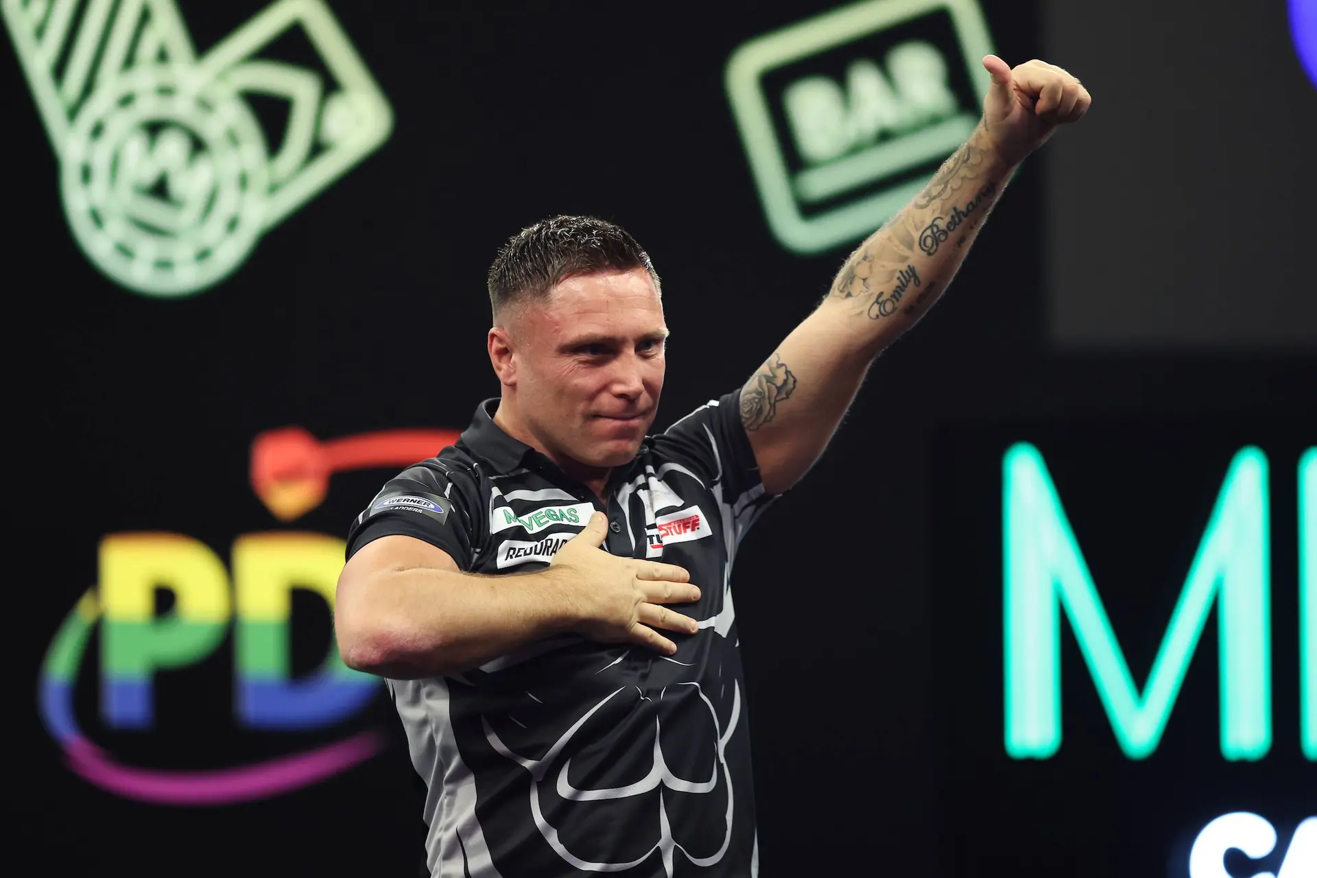 "Fijn dat mensen nu zien dat ik geen slechte kerel ben" - Gerwyn Price blij met ommekeer van het publiek na jaren van strijd