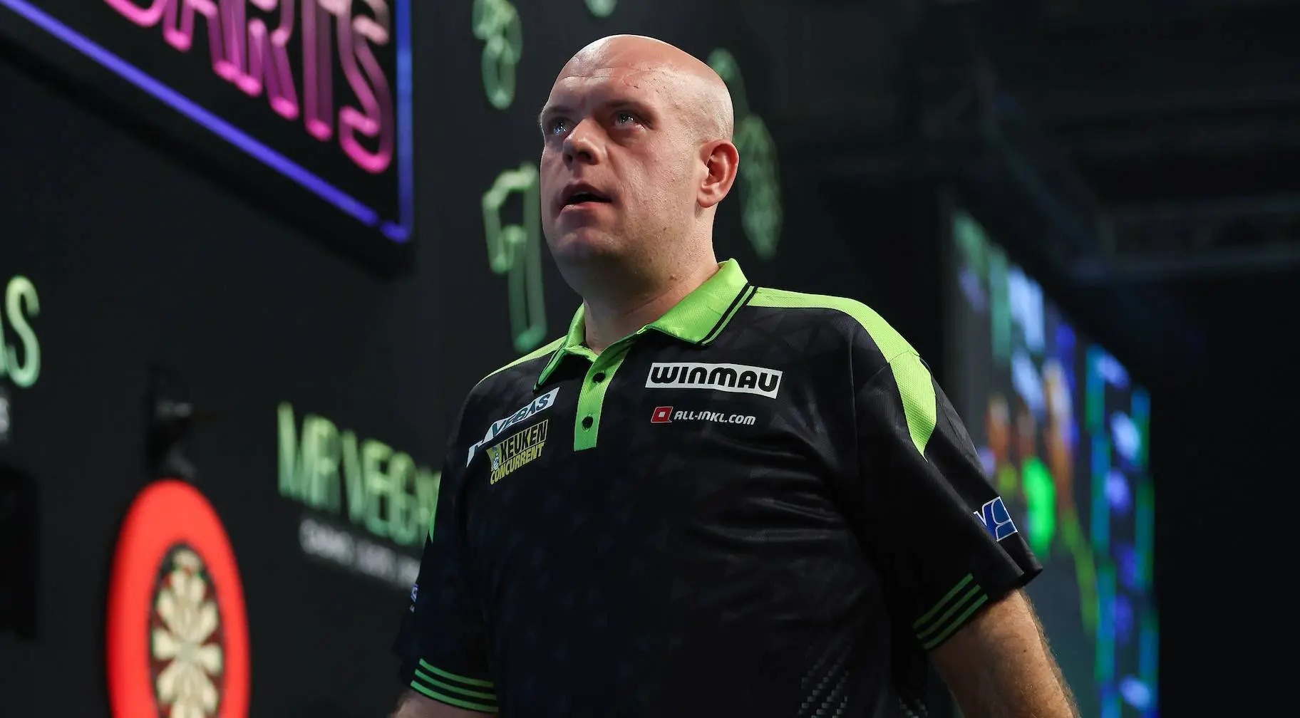 Van Gerwen ontsnapt aan blamage tegen Tatsunami op WK Darts; Wattimena vecht zich langs Duitse tegenstander