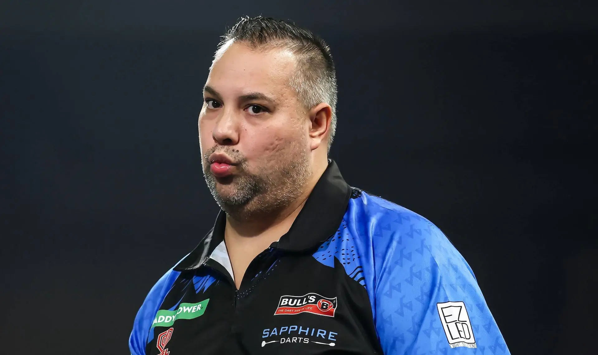 Jermaine Wattimena tuit zijn lippen en baalt zichtbaar.