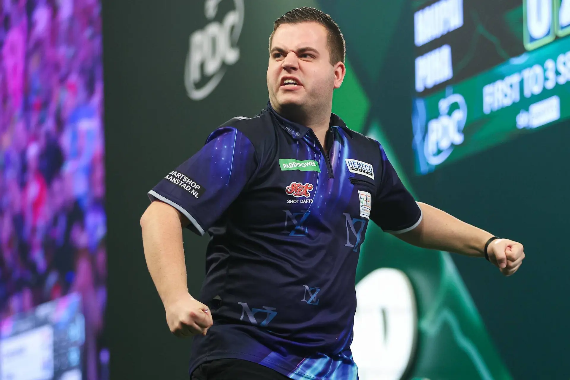 Niels Zonneveld stunt tegen Michael Smith op WK Darts; Stephen Bunting en Andrew Gilding ook door naar laatste 32