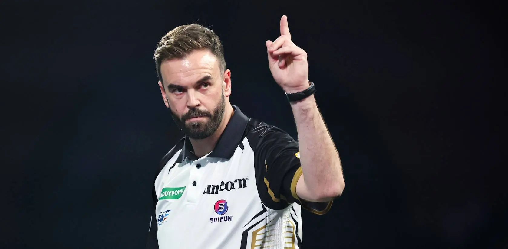 Ross Smith pakt op International Darts Open zijn allereerste Euro Tour-titel; Van Gerwen en Van Veen verliezen in kwartfinales