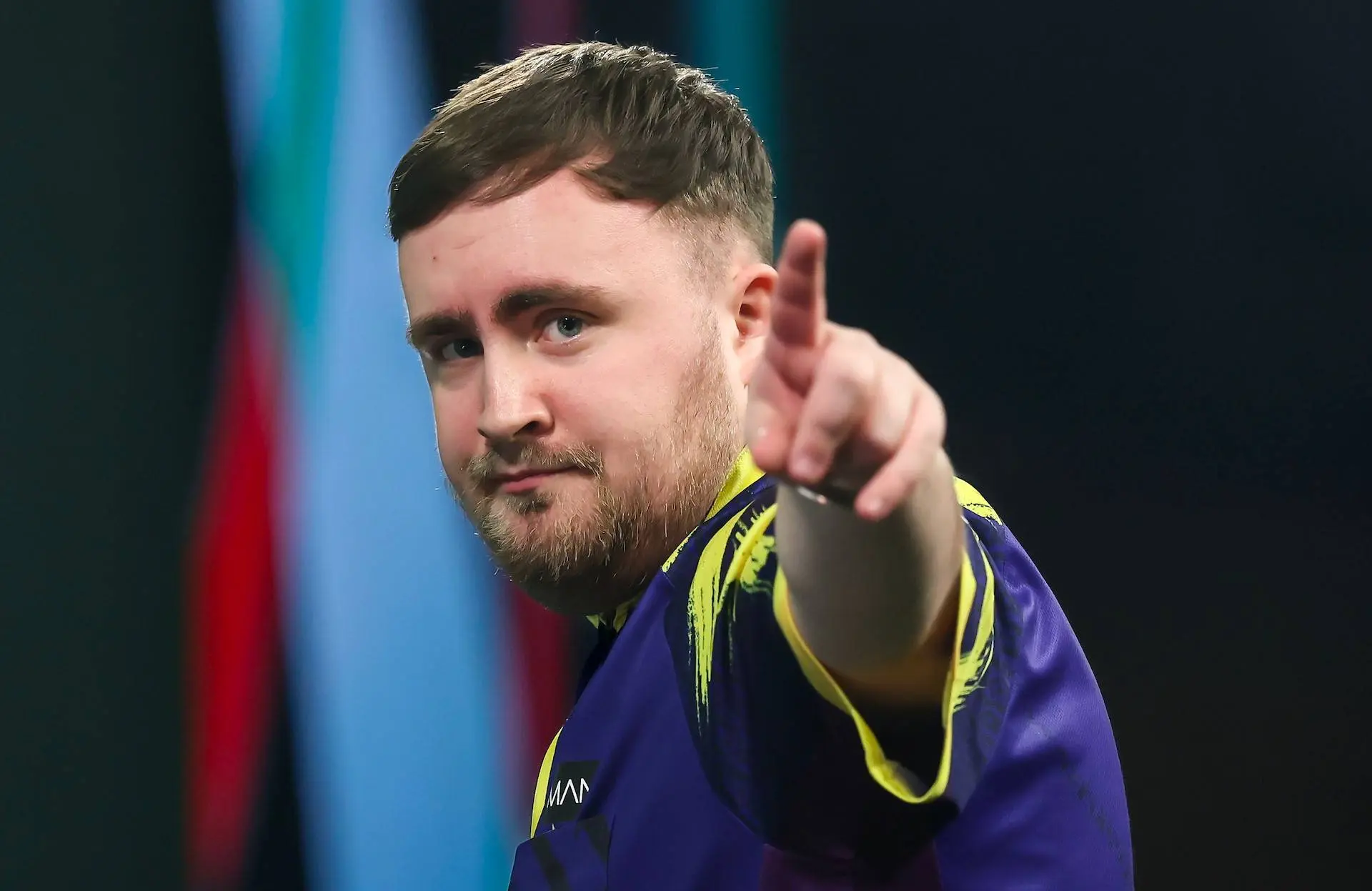 Luke Littler dringt na titel op Saudi Arabia Darts Masters door tot top vijf meest succesvolle World Series of Darts-spelers; Van Gerwen echter nog mijlenver voor