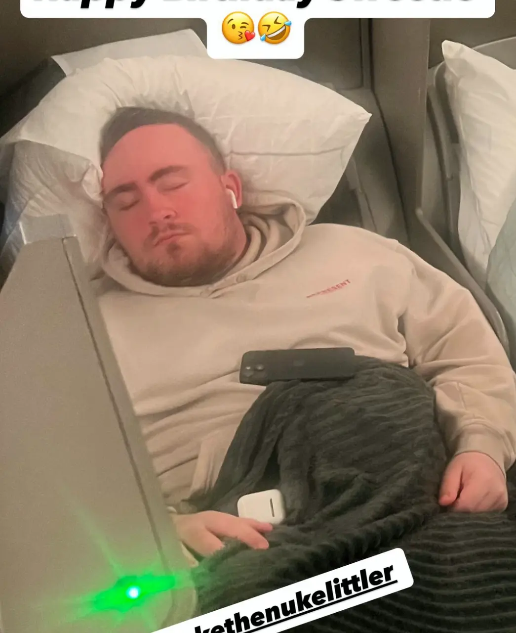 "Gelukkige verjaardag schatje" - Chris Dobey feliciteert Luke Littler met hilarische foto