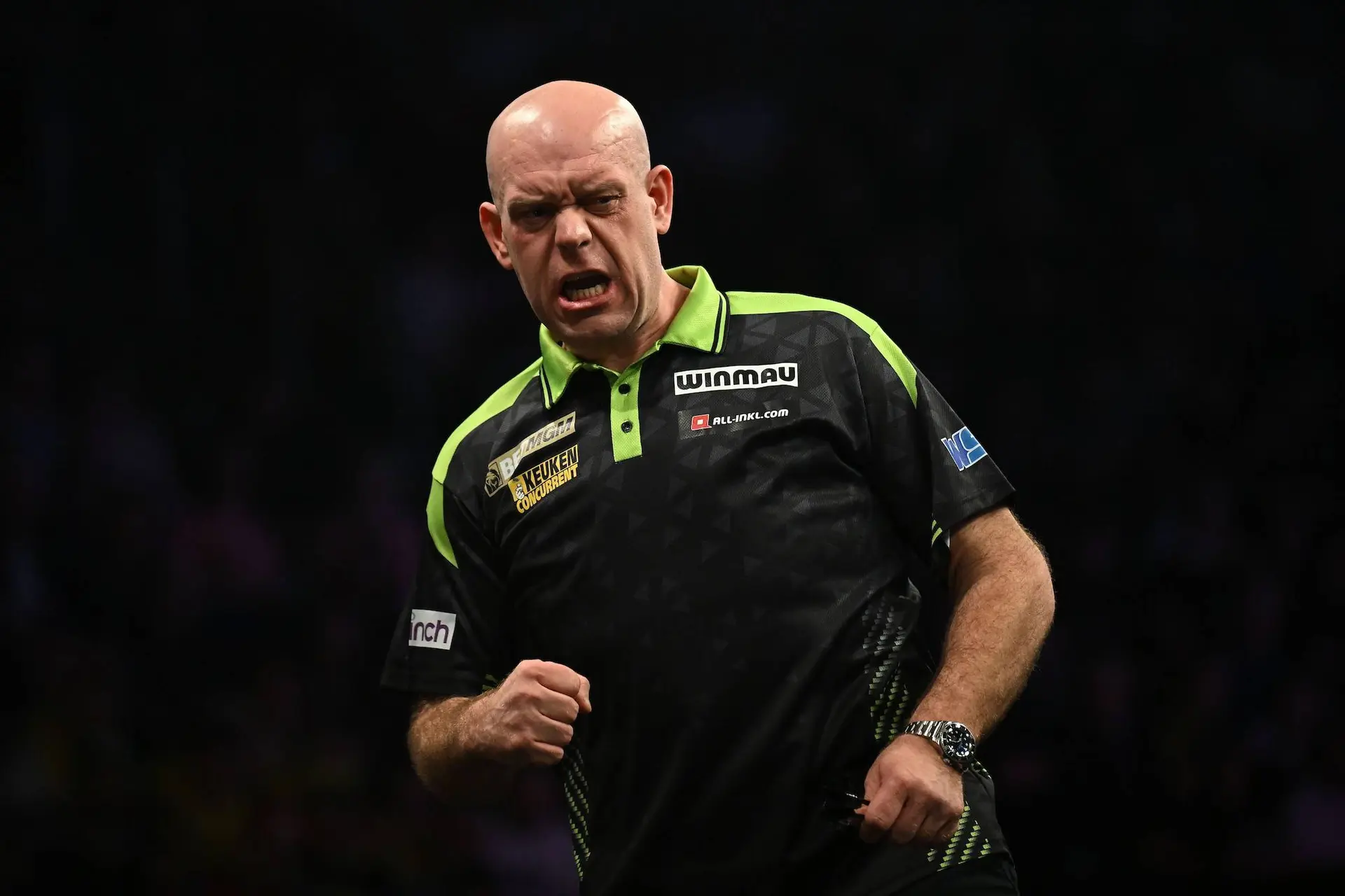 Michael van Gerwen balt de vuist