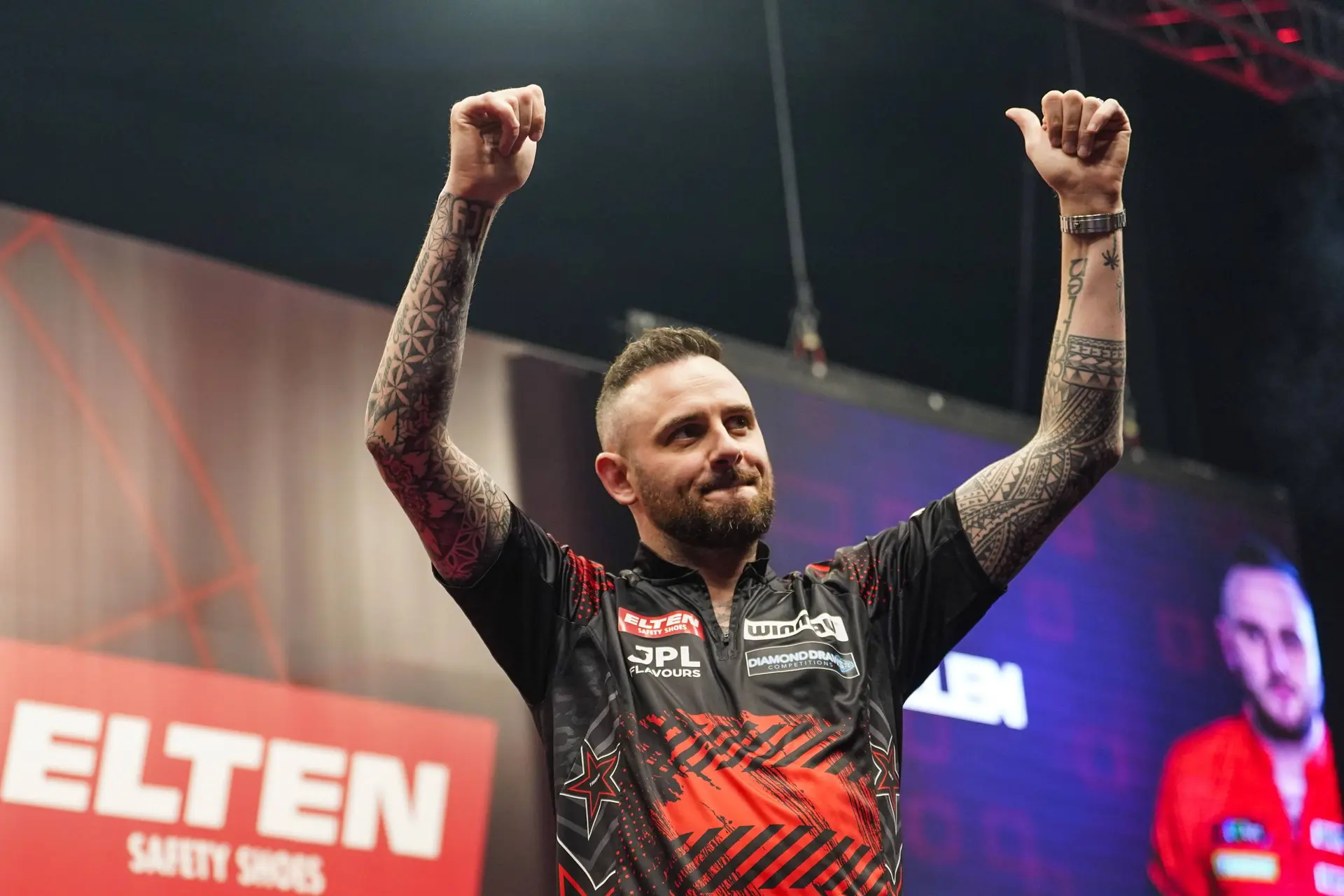 "De oude, dikke Dobey had ik sowieso in de verdediging gezet" - Joe Cullen kiest zijn favoriete voetbalteam onder darters