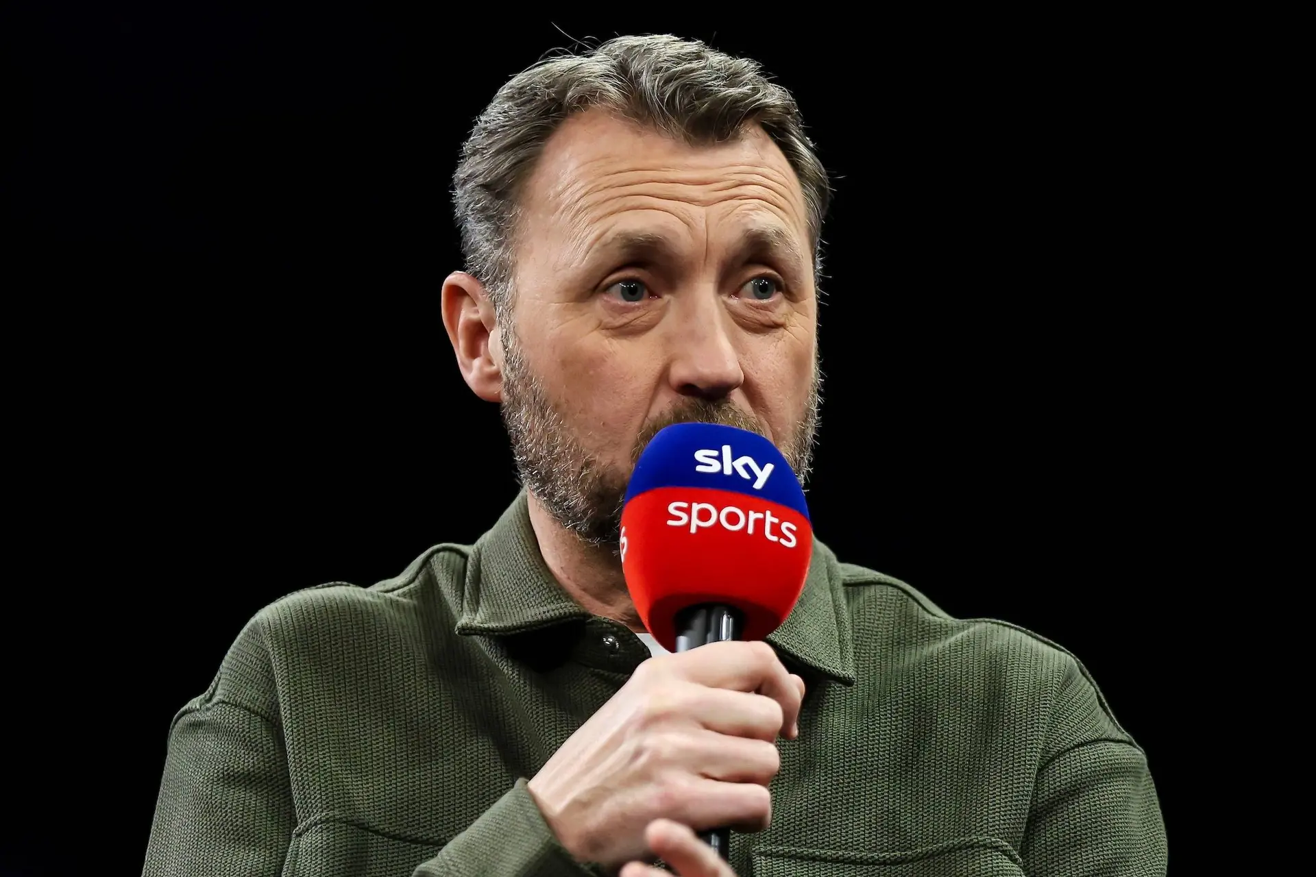 Wayne Mardle werkzaam voor Sky Sports op avond 6 van de Premier League Darts 2026 in Glasgow