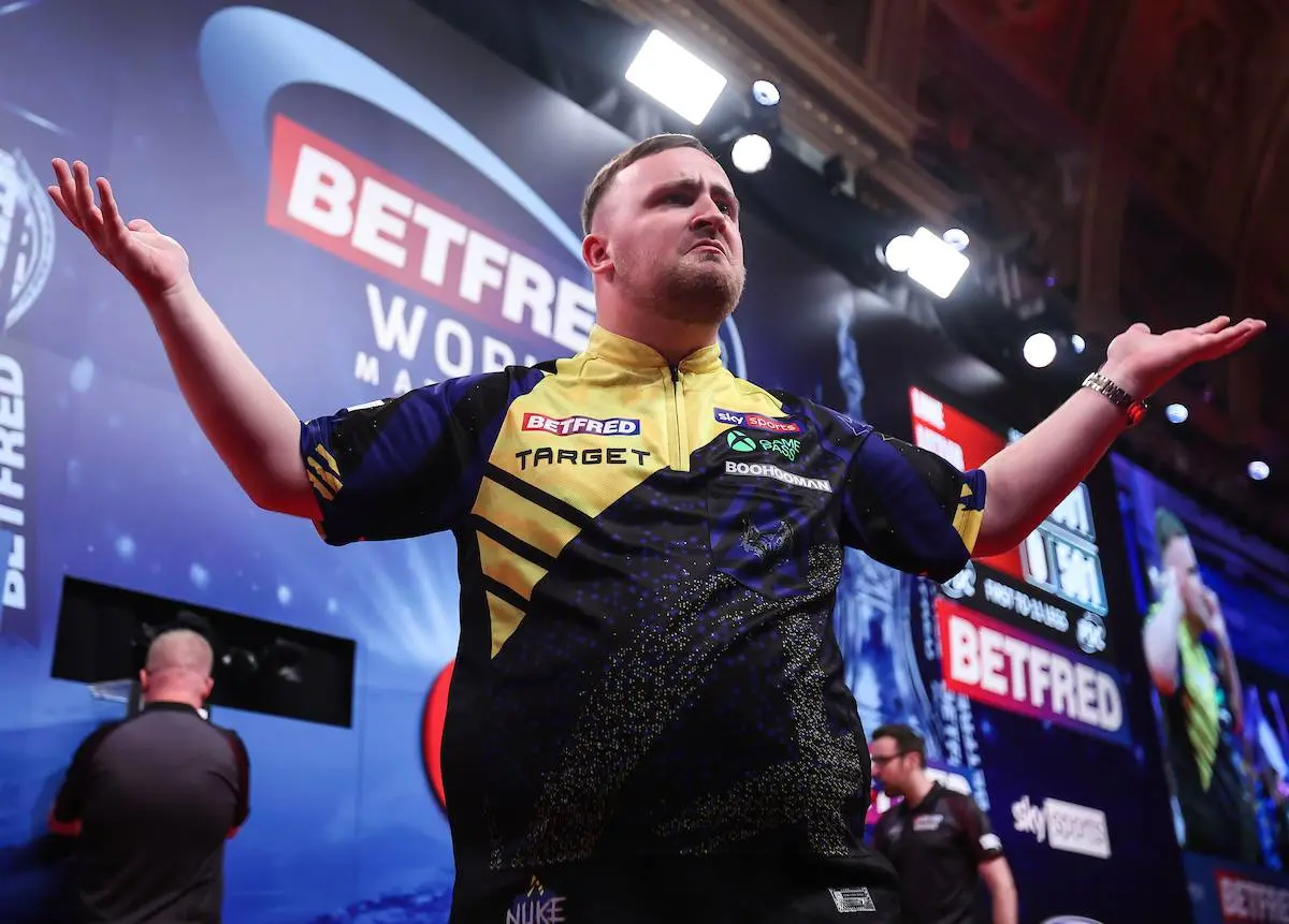 "Pas als ik 16 wereldtitels win, ben ik de grootste ooit" - Luke Littler wil nog altijd niets weten van vergelijkingen met Phil Taylor