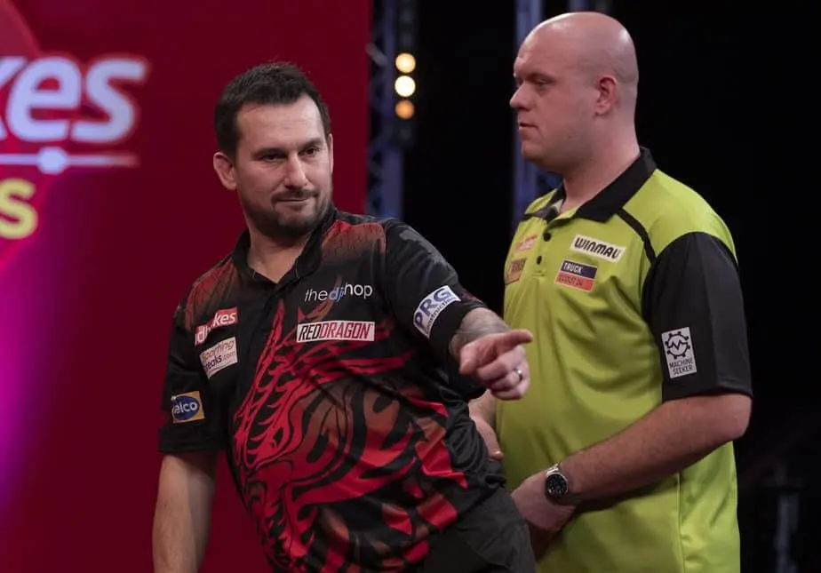 Van Gerwen opnieuw vroeg onderuit tegen Clayton op Masters