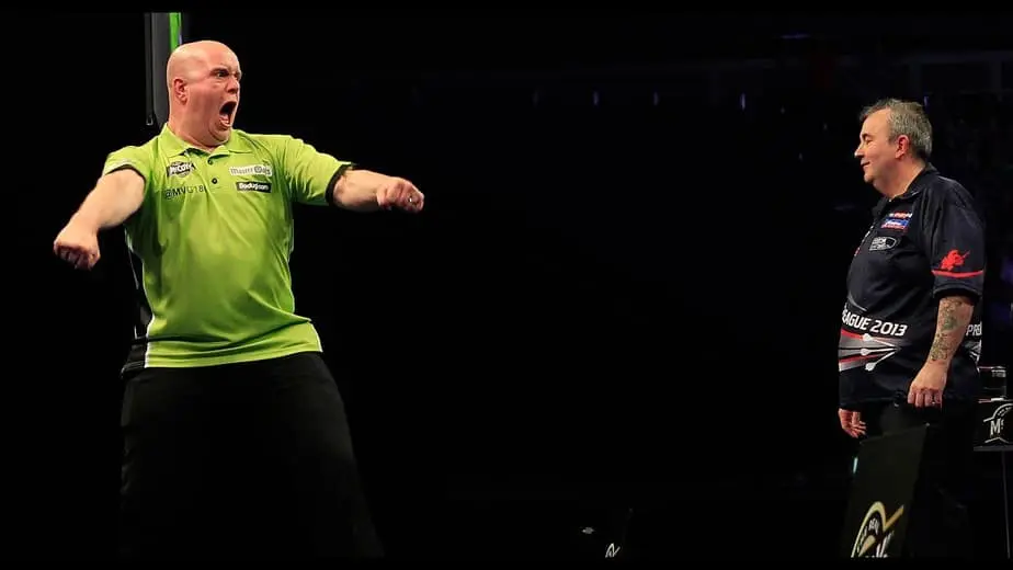 THROWBACK VIDEO: Van Gerwen wint Premier League Darts in 2013 na fenomenale 132 finish tegen Taylor