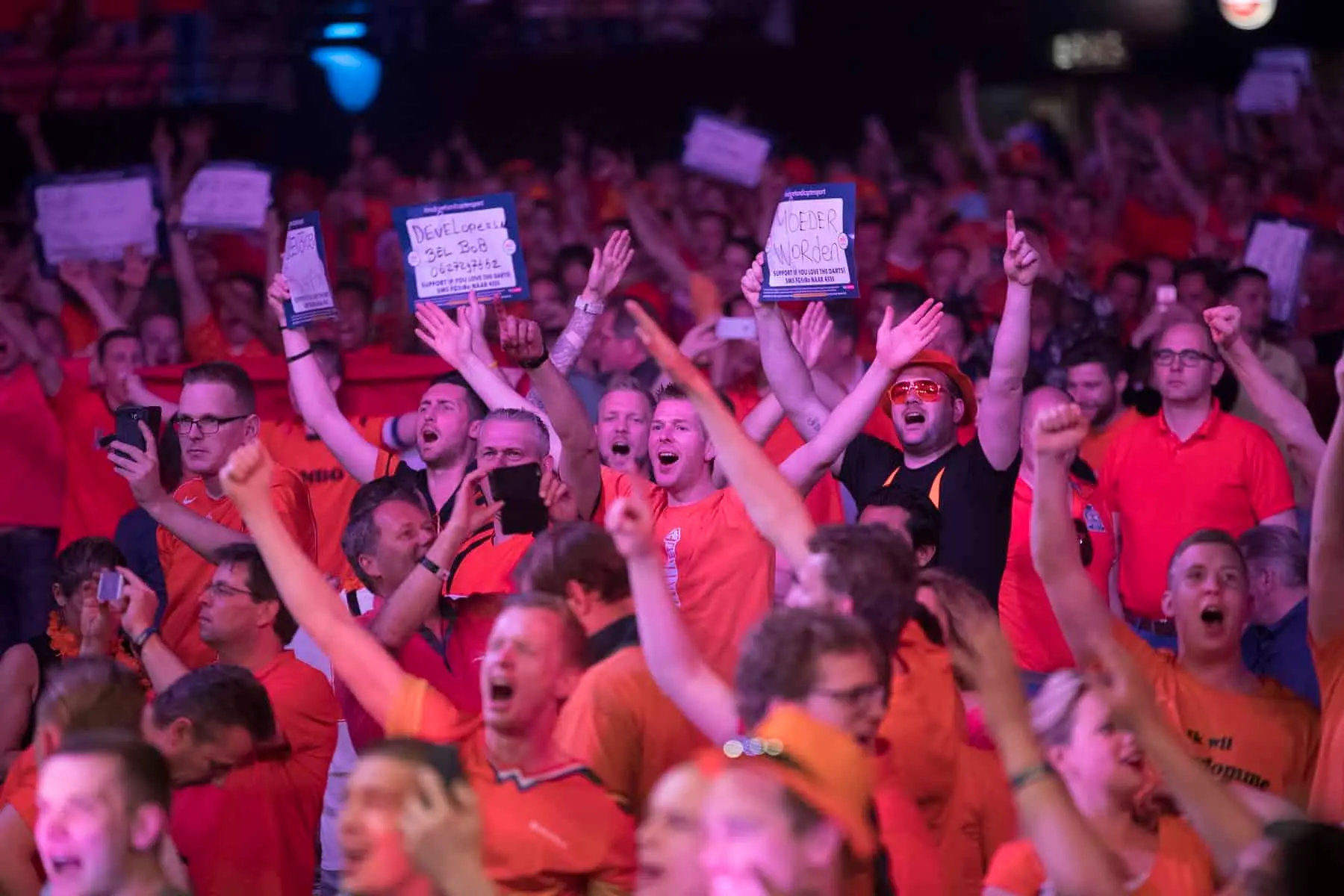 Volle zaal tijdens slotweek van de Premier League Darts