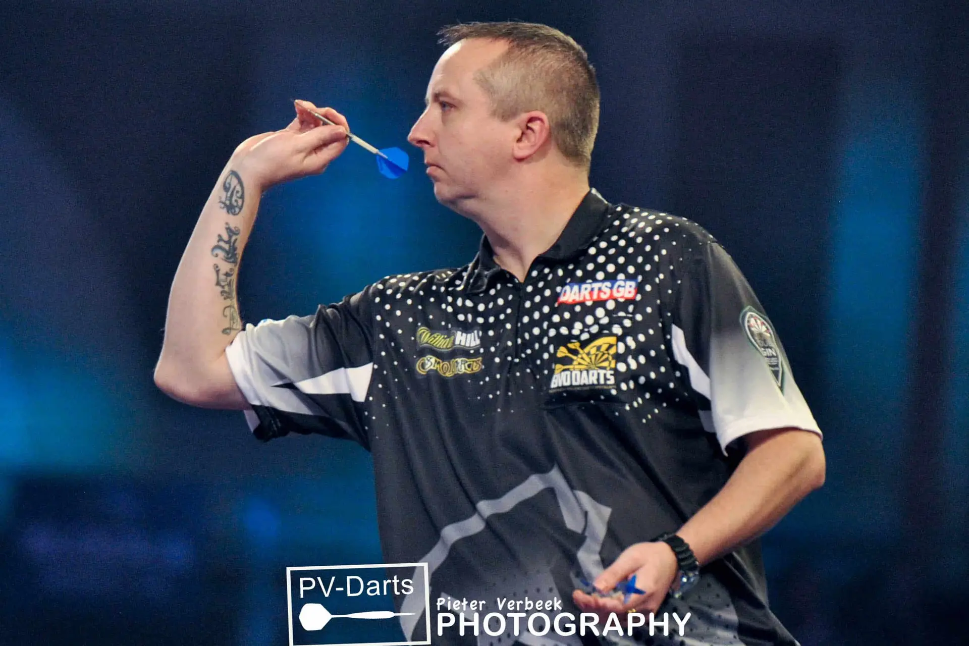 Edhouse gooit bijzondere negendarter op openingsdag PDC Super Series 2