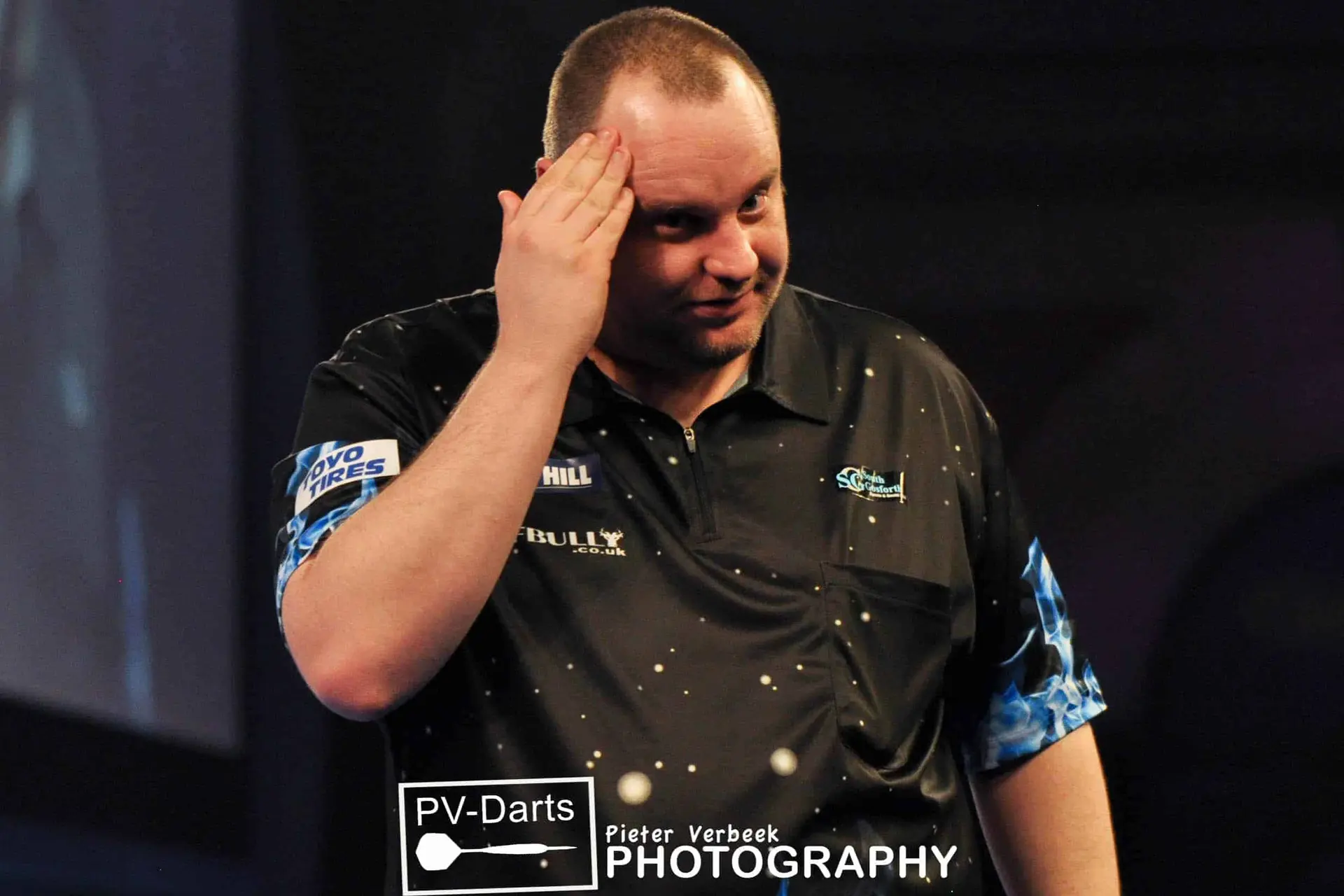Joyce overleeft zes matchdarts tegen Sedlacek in eerste WK-thriller