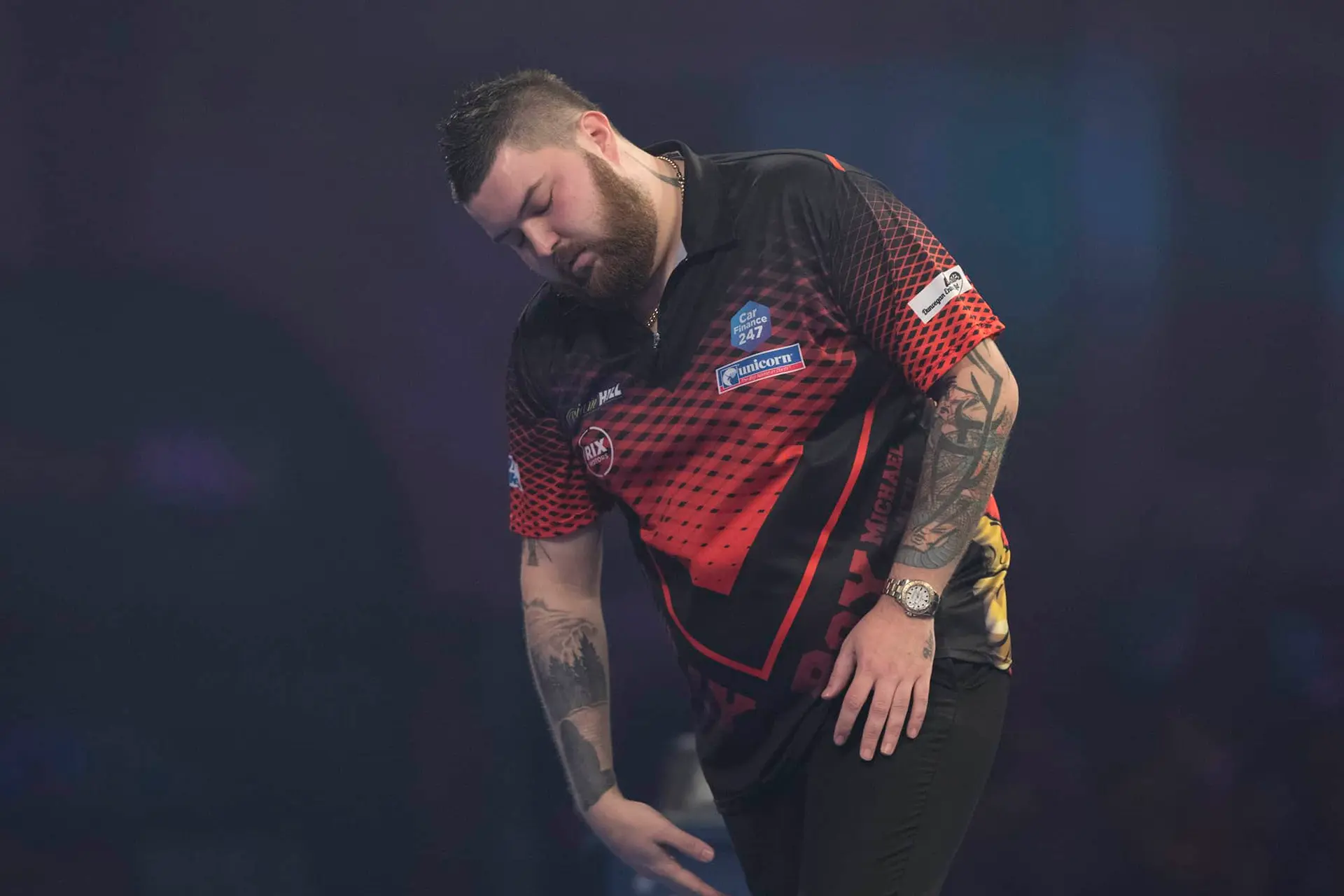 Lowe zorgt op valreep voor grootste verrassing in tweede ronde WK Darts met zege op Smith