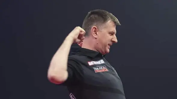 Ratajski eerste Poolse kwartfinalist op PDC WK na bizar slot